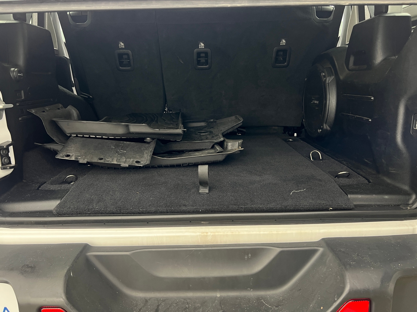 Thumbnail: 2020 Jeep Wrangler - 7