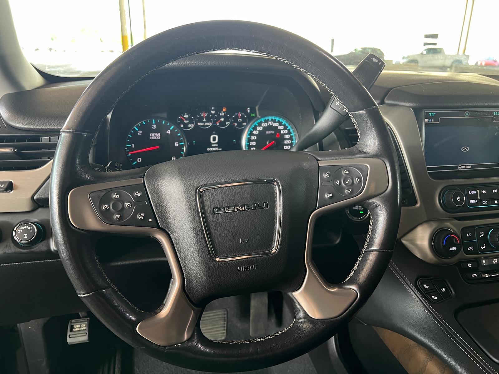 Thumbnail: 2019 GMC Yukon XL - 4