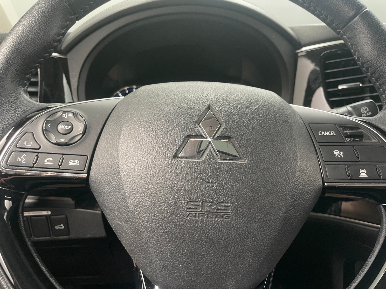 Thumbnail: 2018 Mitsubishi Outlander - 4