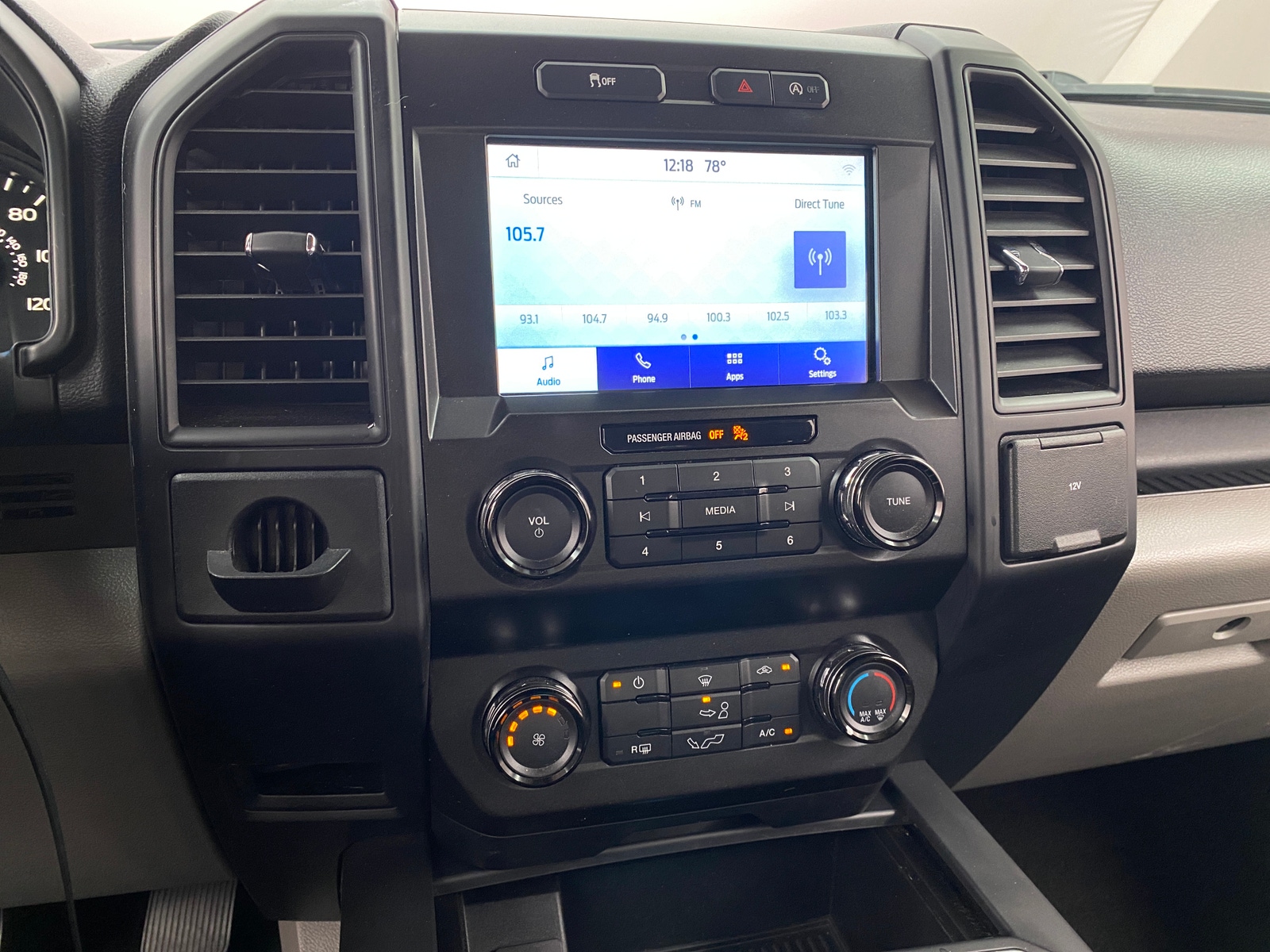 Thumbnail: 2019 Ford Econoline - 4