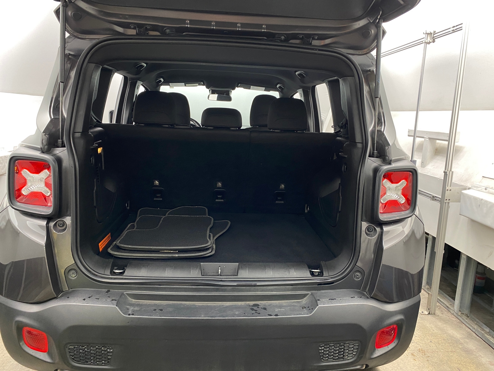 Thumbnail: 2021 Jeep Renegade - 7