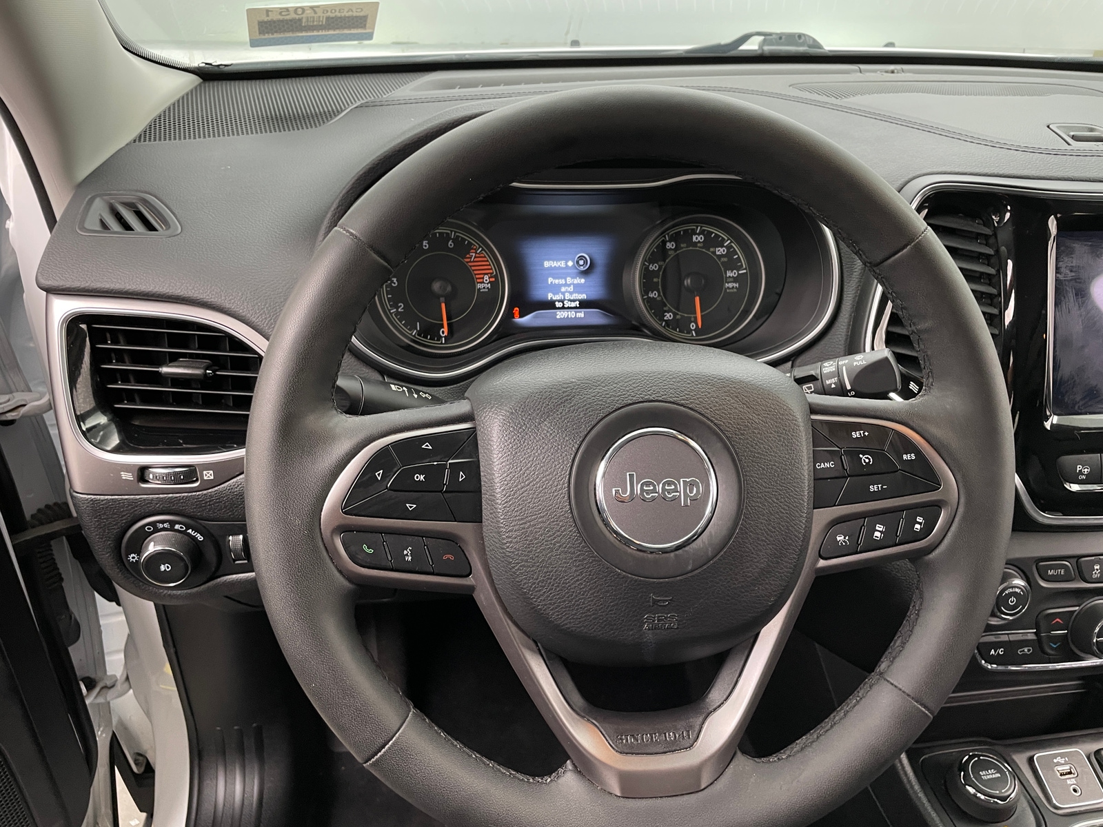 Thumbnail: 2022 Jeep Cherokee - 4