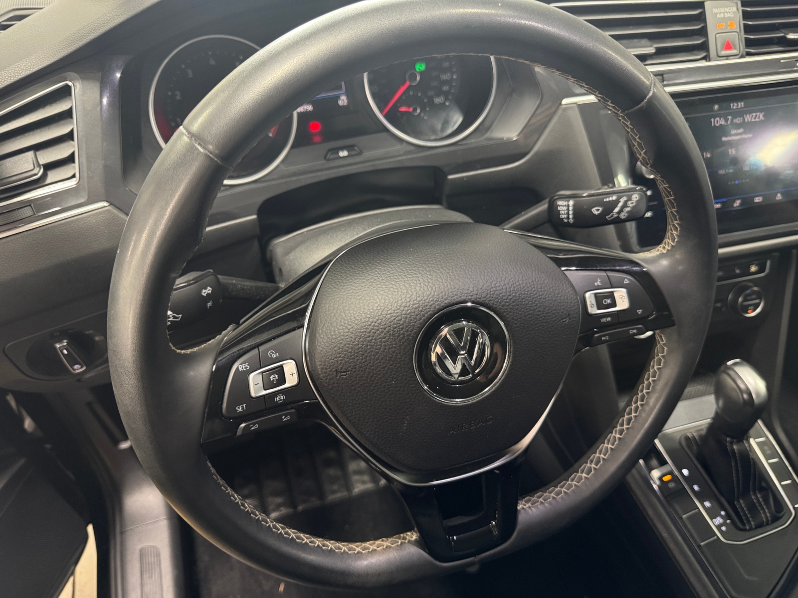Thumbnail: 2021 Volkswagen Tiguan - 4
