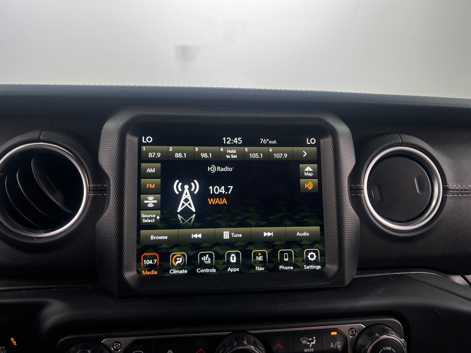 Thumbnail: 2022 Jeep Wrangler - 3