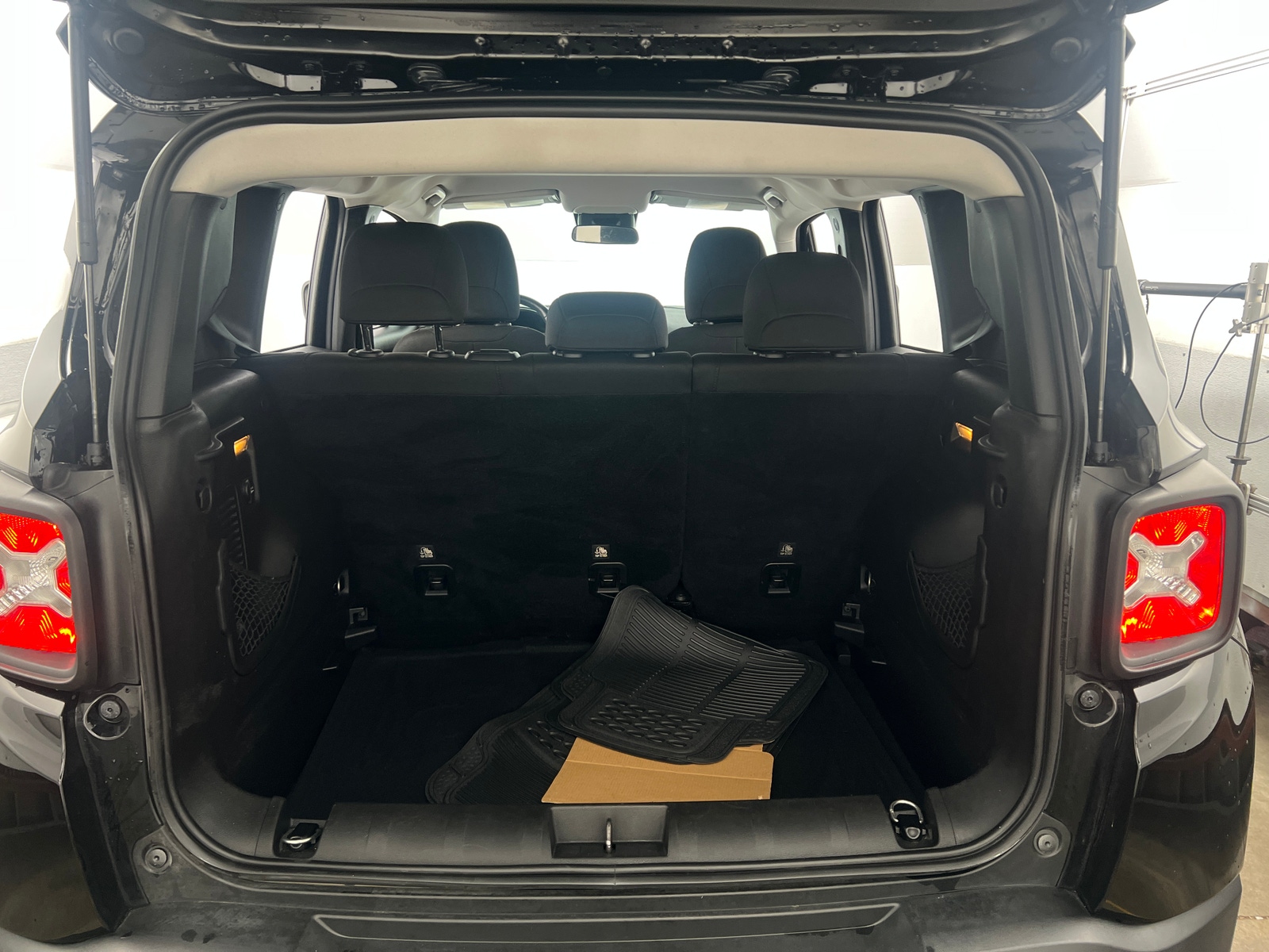 Thumbnail: 2017 Jeep Renegade - 7