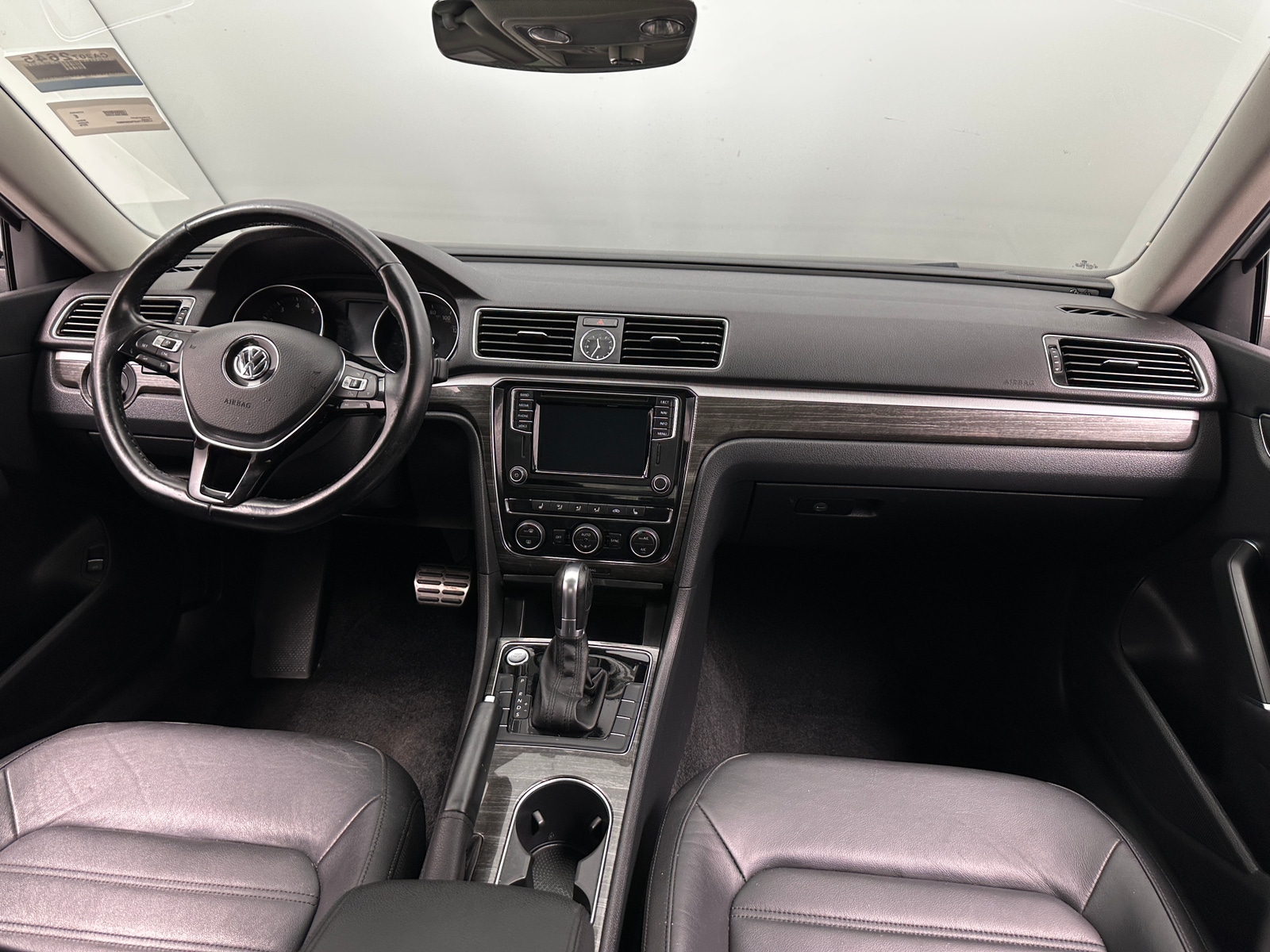 Thumbnail: 2016 Volkswagen Passat - 2
