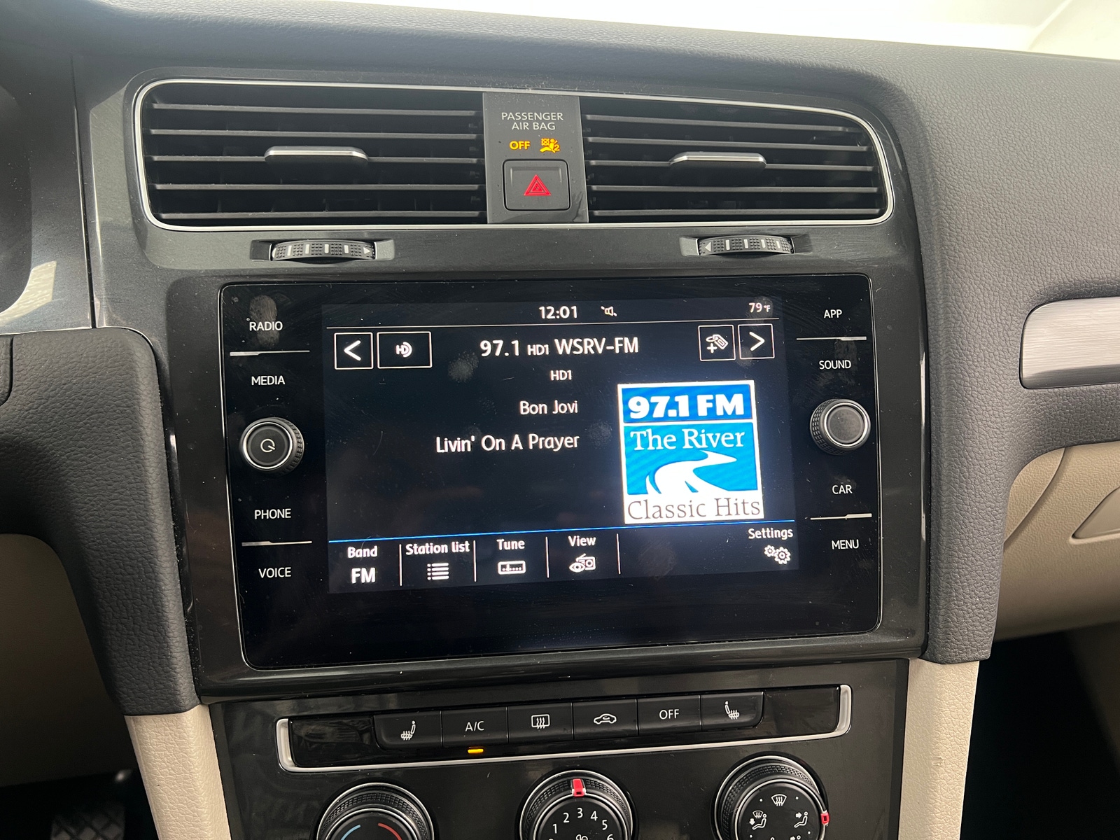Thumbnail: 2019 Volkswagen Golf - 3