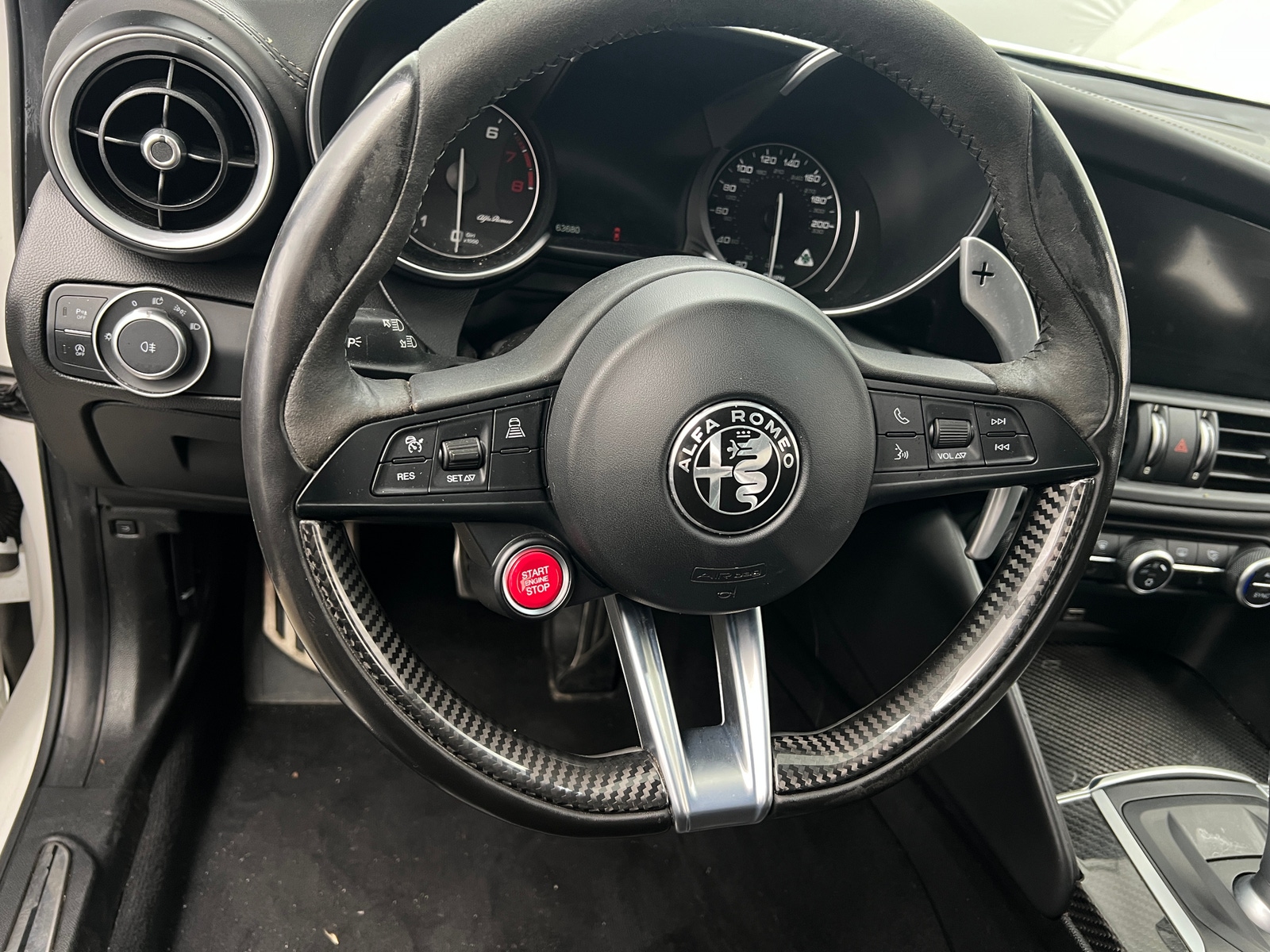 Thumbnail: 2017 Alfa Romeo Giulia - 4
