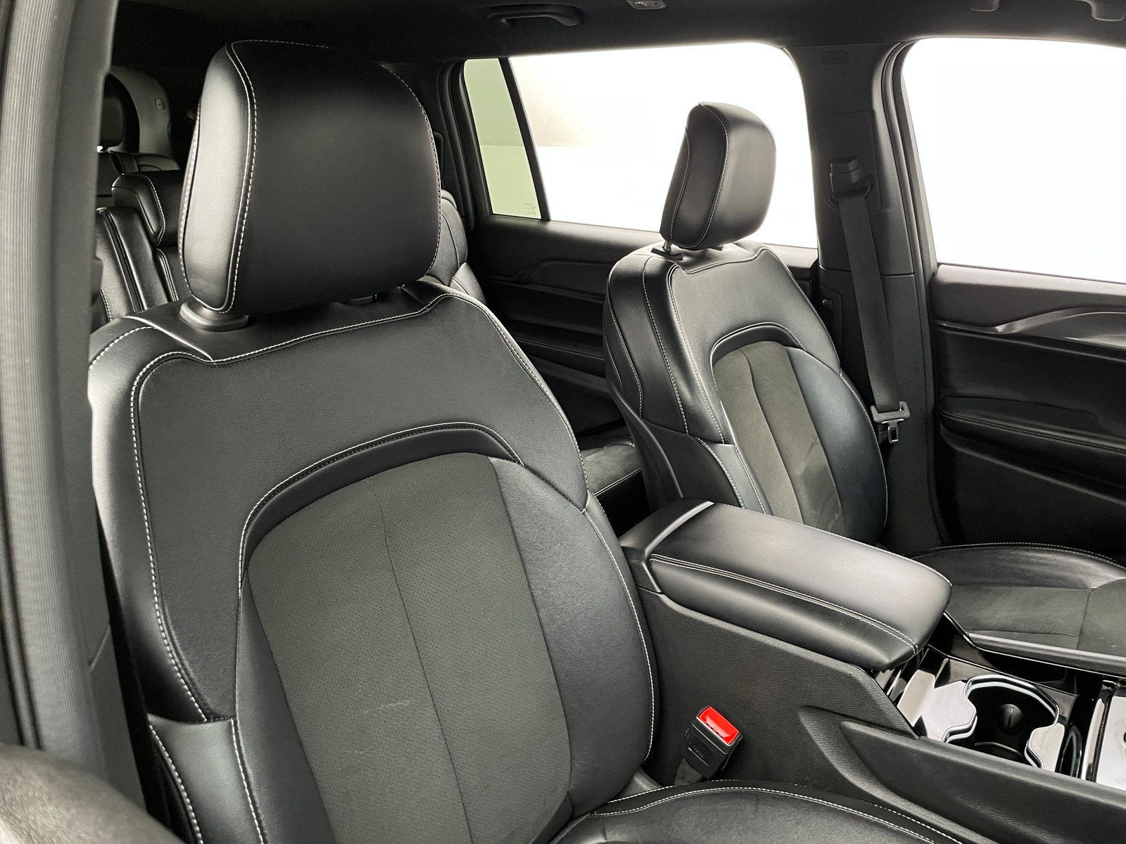 Thumbnail: 2022 Jeep Grand Cherokee L - 2