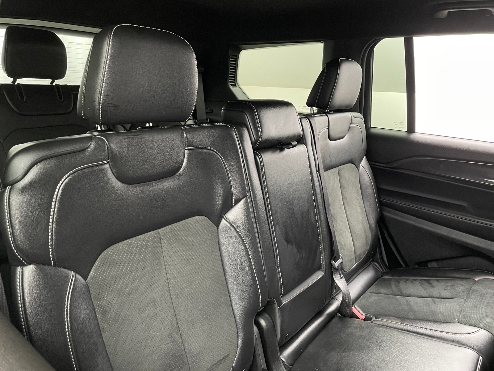 Thumbnail: 2022 Jeep Grand Cherokee L - 6