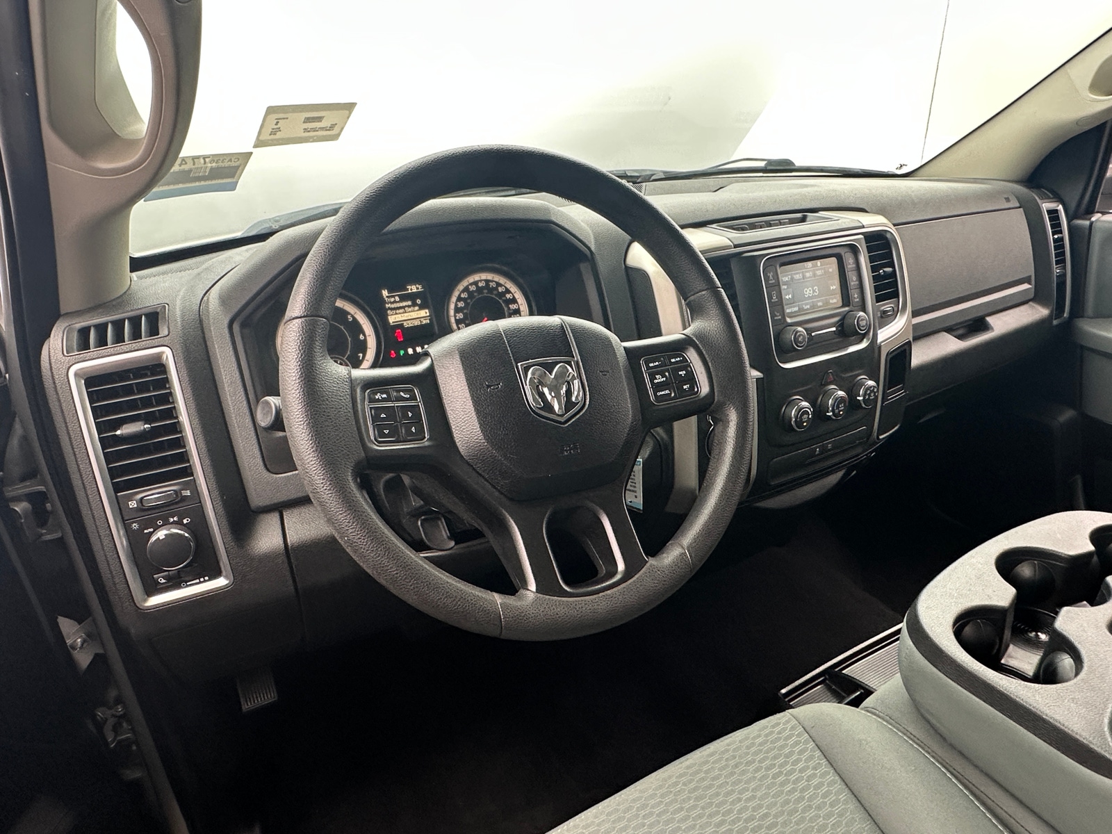 Thumbnail: 2019 RAM 1500 Classic - 3