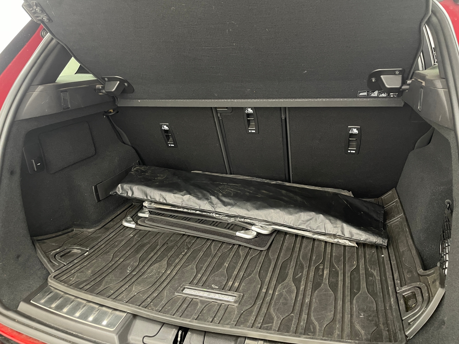Thumbnail: 2021 Land Rover Range Rover Evoque - 6