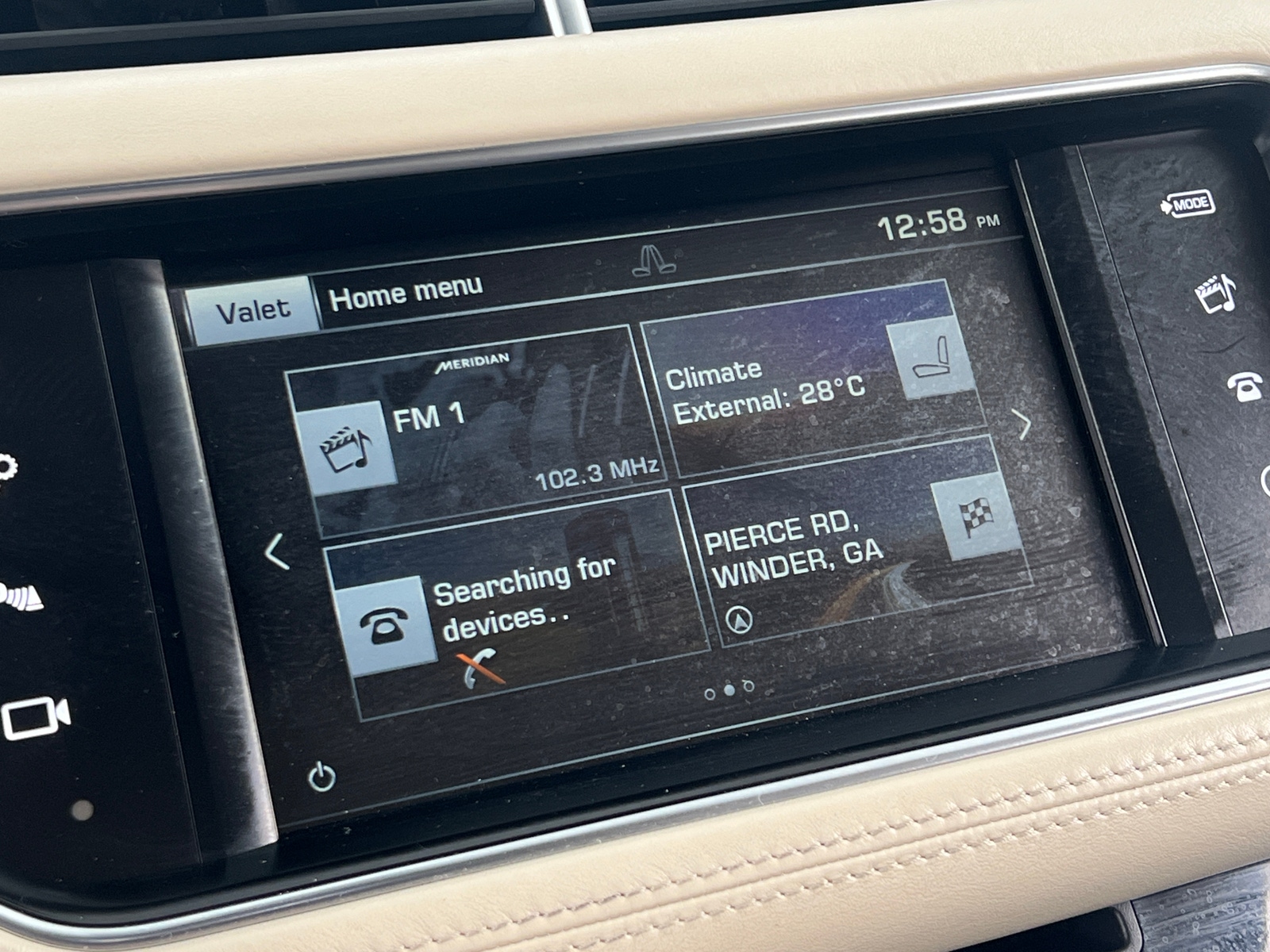 Thumbnail: 2016 Land Rover Range Rover Sport - 3