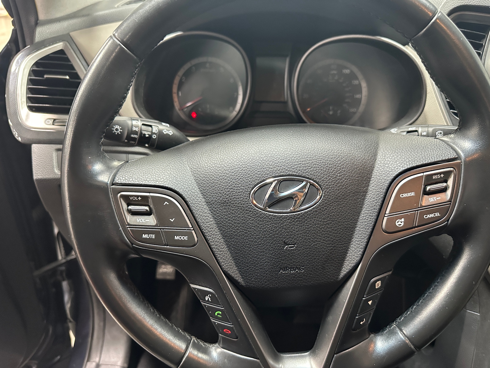 Thumbnail: 2014 Hyundai Santa Fe - 5
