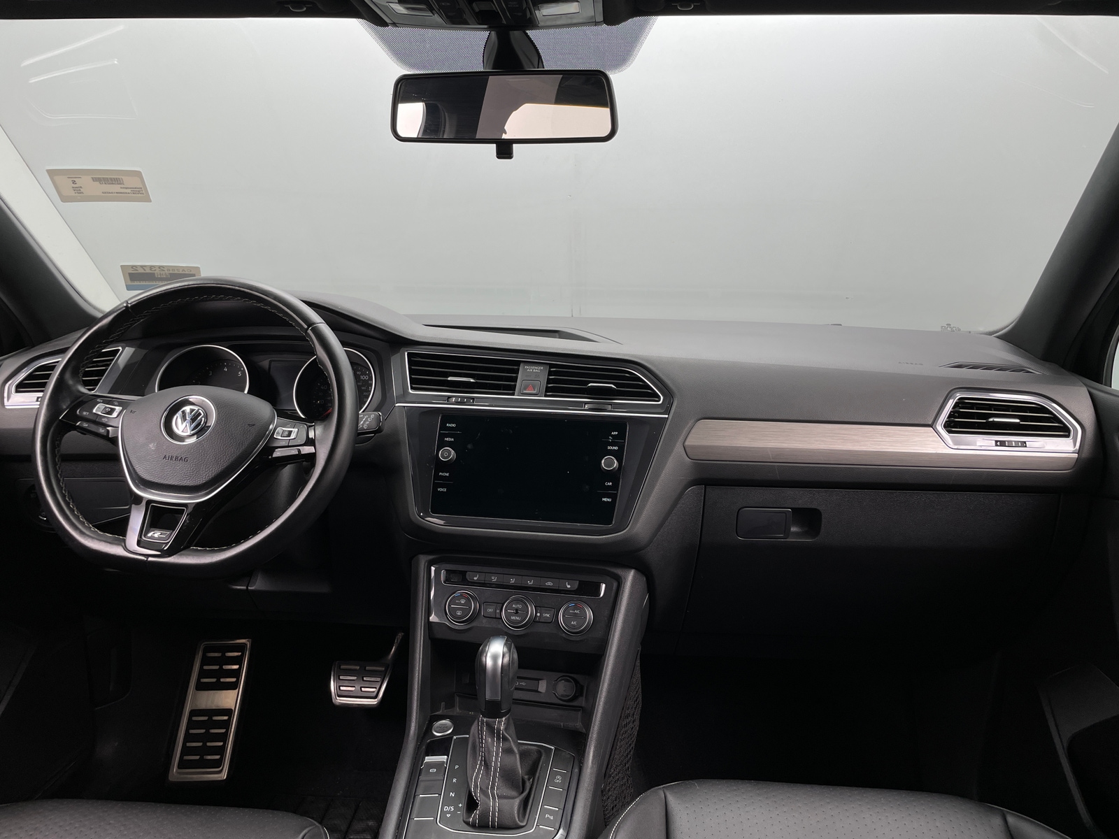 Thumbnail: 2021 Volkswagen Tiguan - 2