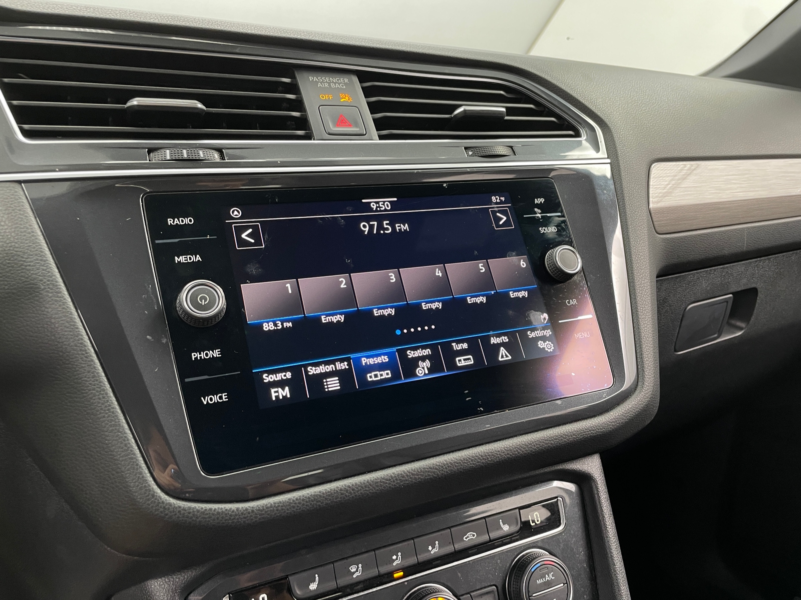 Thumbnail: 2021 Volkswagen Tiguan - 3