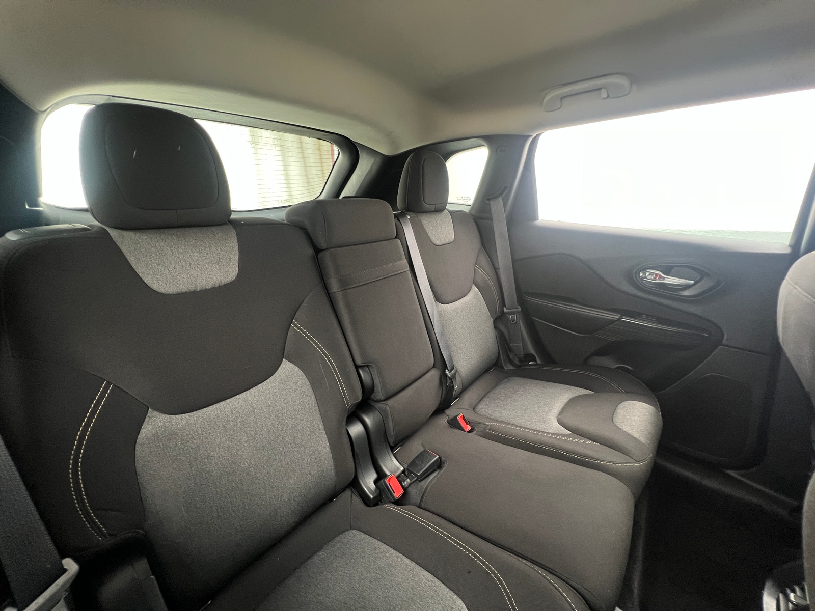 Thumbnail: 2016 Jeep Cherokee - 6