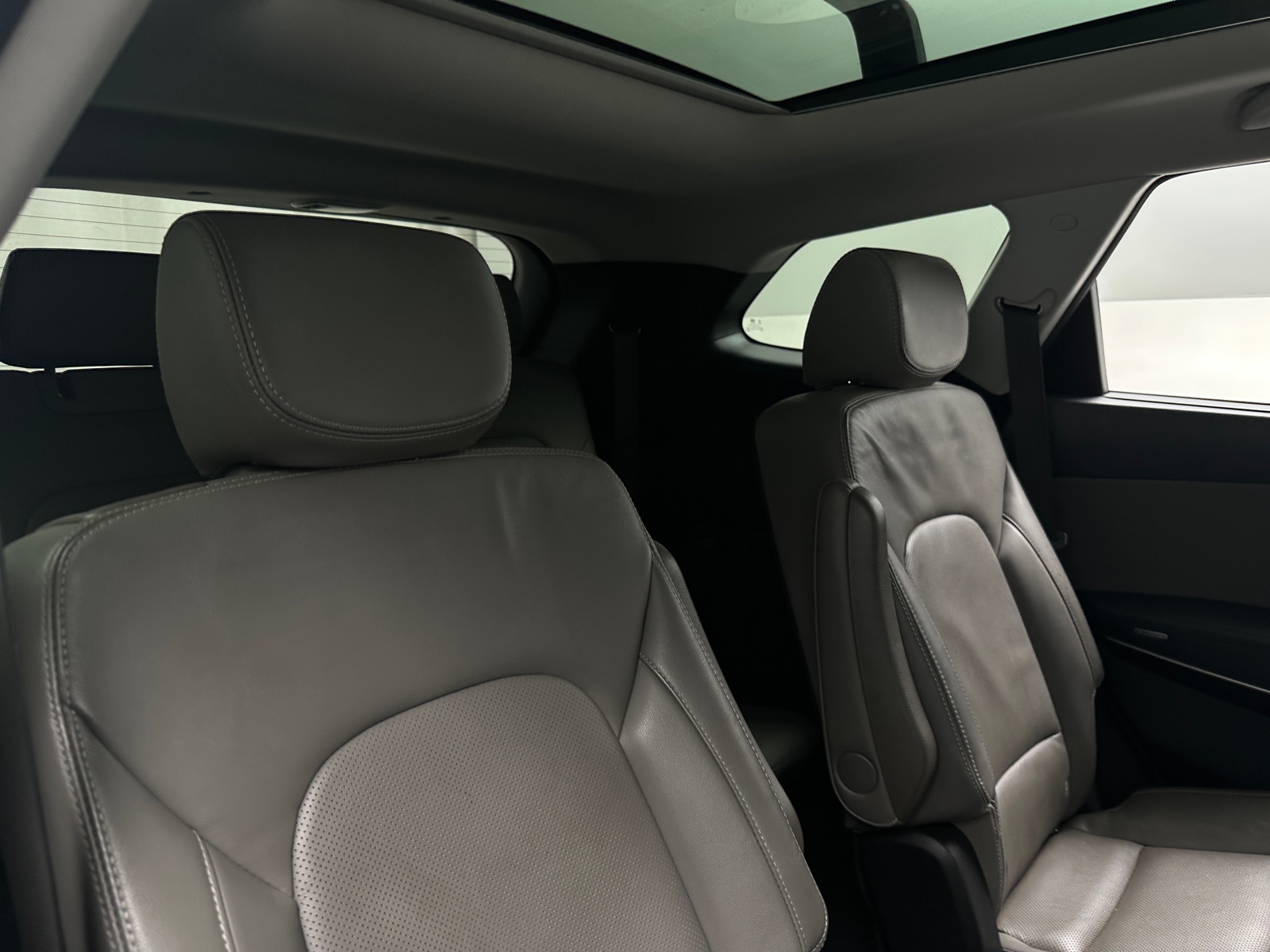 Thumbnail: 2016 Hyundai Santa Fe - 5
