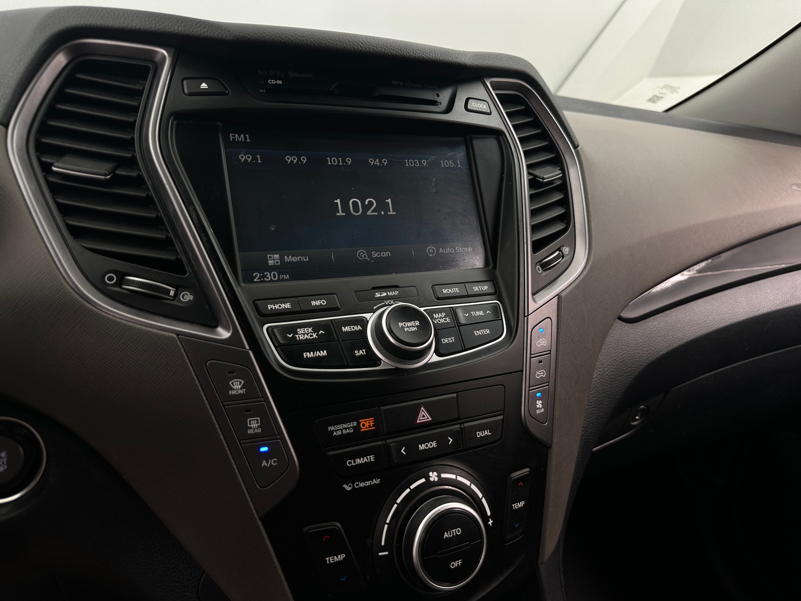 Thumbnail: 2016 Hyundai Santa Fe - 3