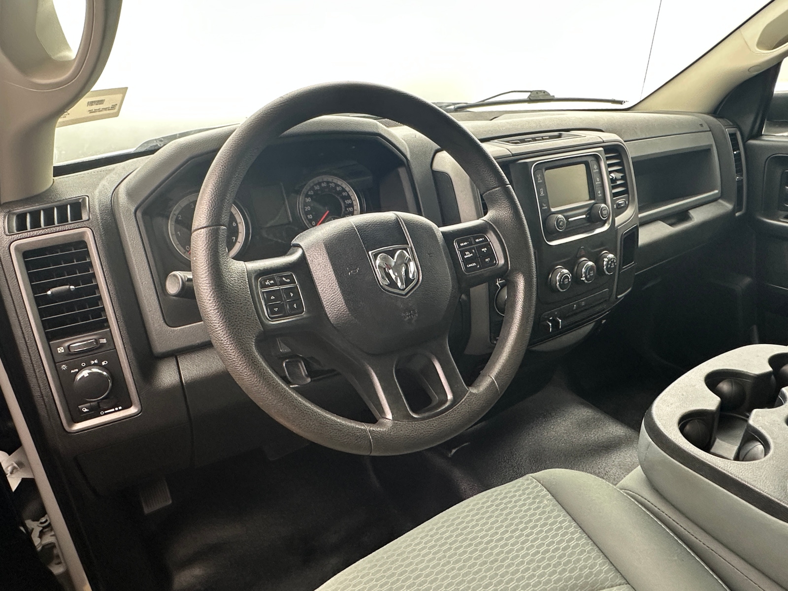 Thumbnail: 2019 RAM 1500 Classic - 3