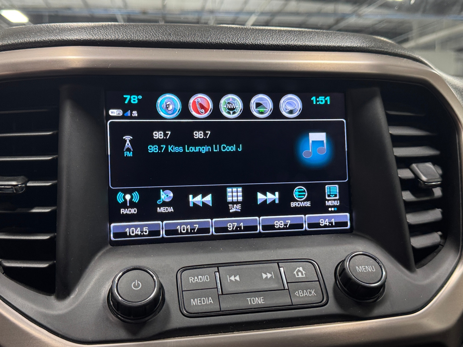 Thumbnail: 2018 GMC Acadia - 3