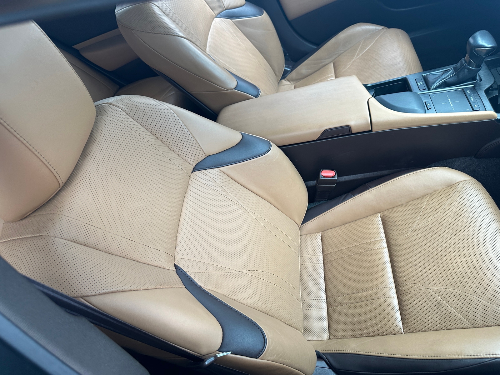 Thumbnail: 2019 Lexus ES - 2