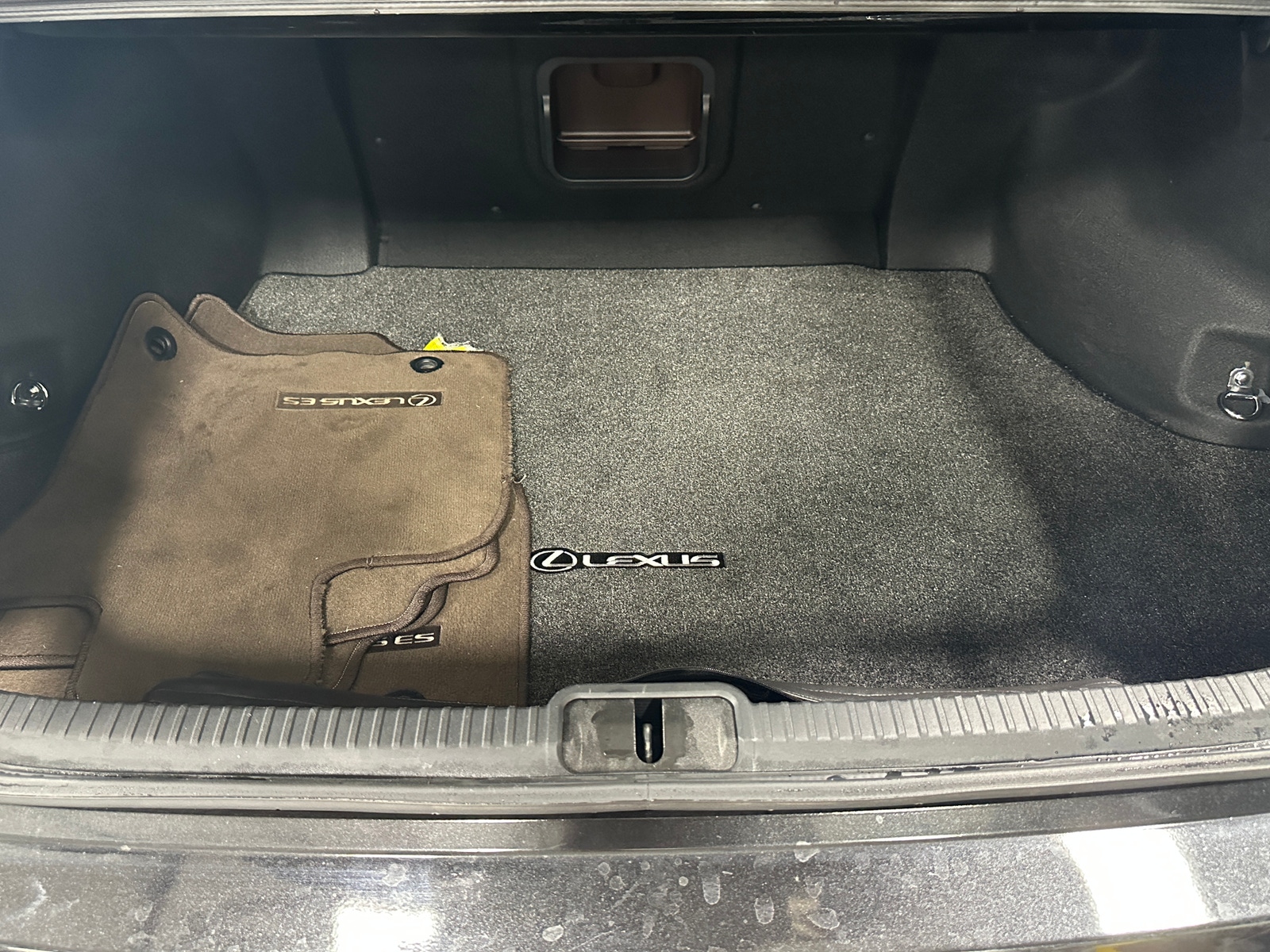 Thumbnail: 2019 Lexus ES - 7