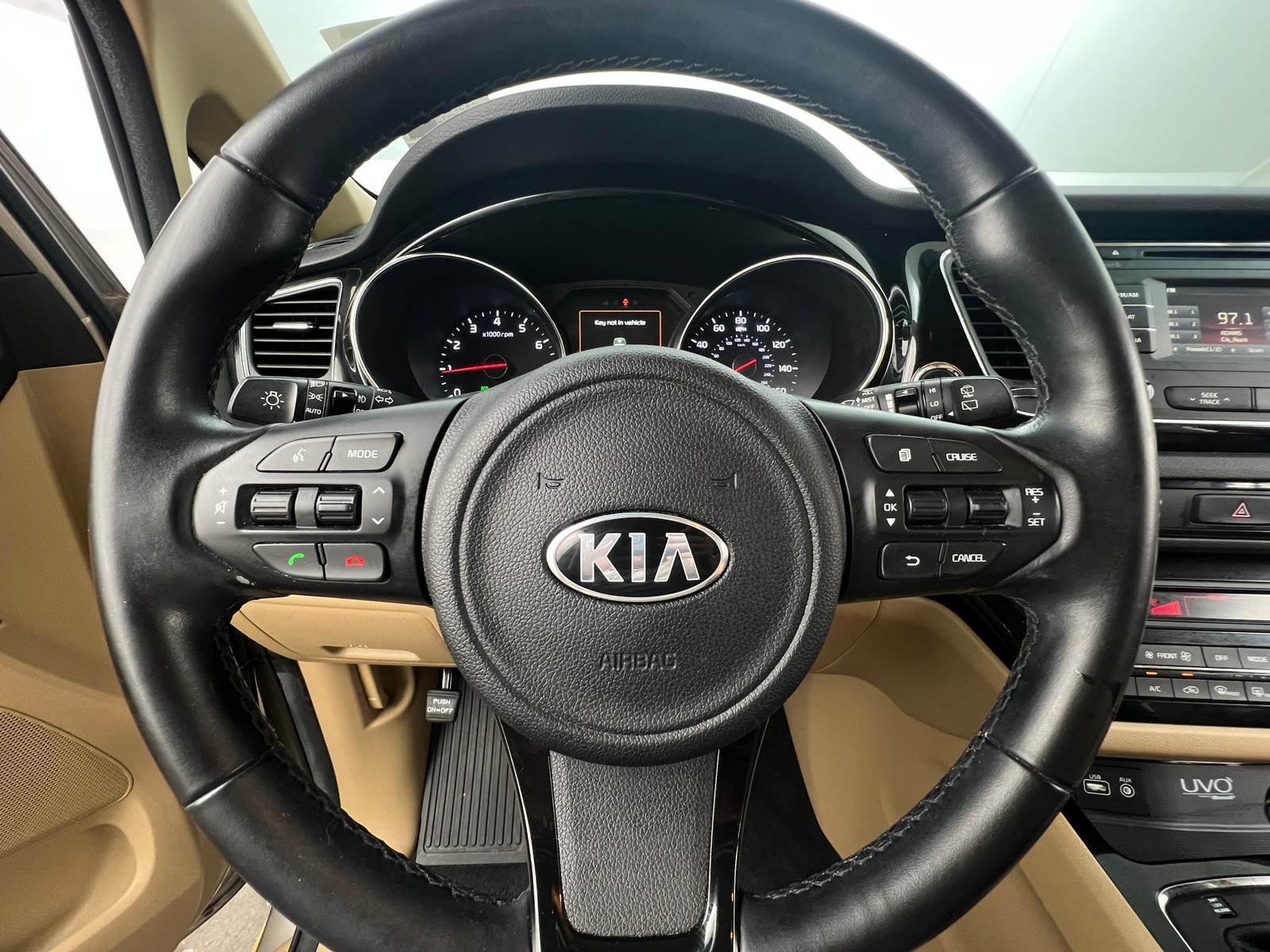 Thumbnail: 2016 Kia Sedona - 4