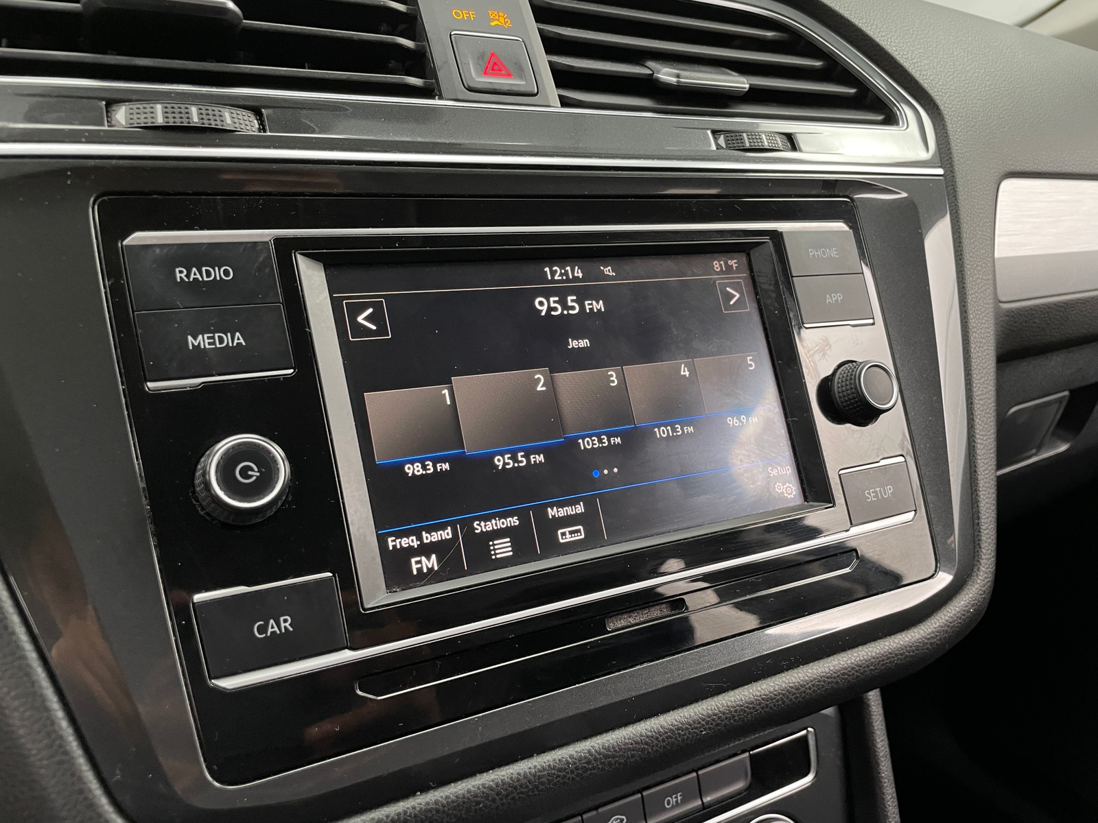 Thumbnail: 2018 Volkswagen Tiguan - 4