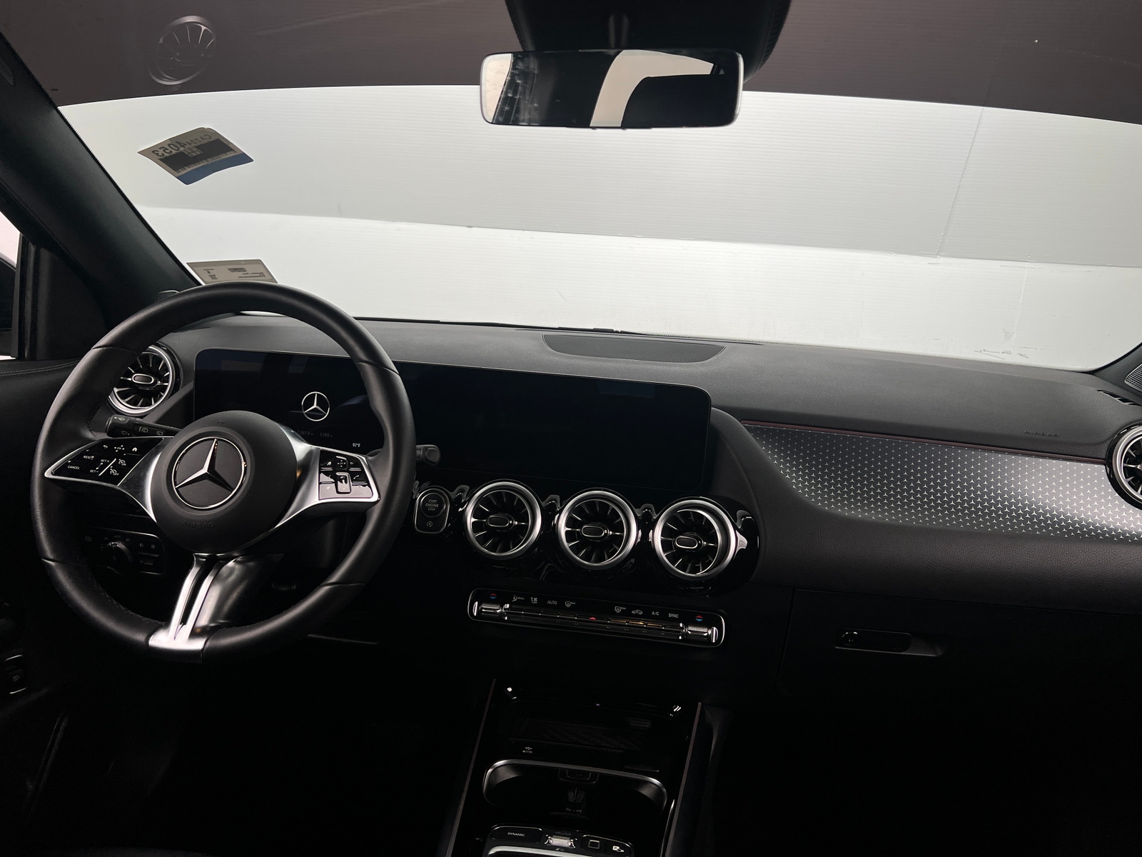 Thumbnail: 2025 Mercedes-Benz GLA - 2