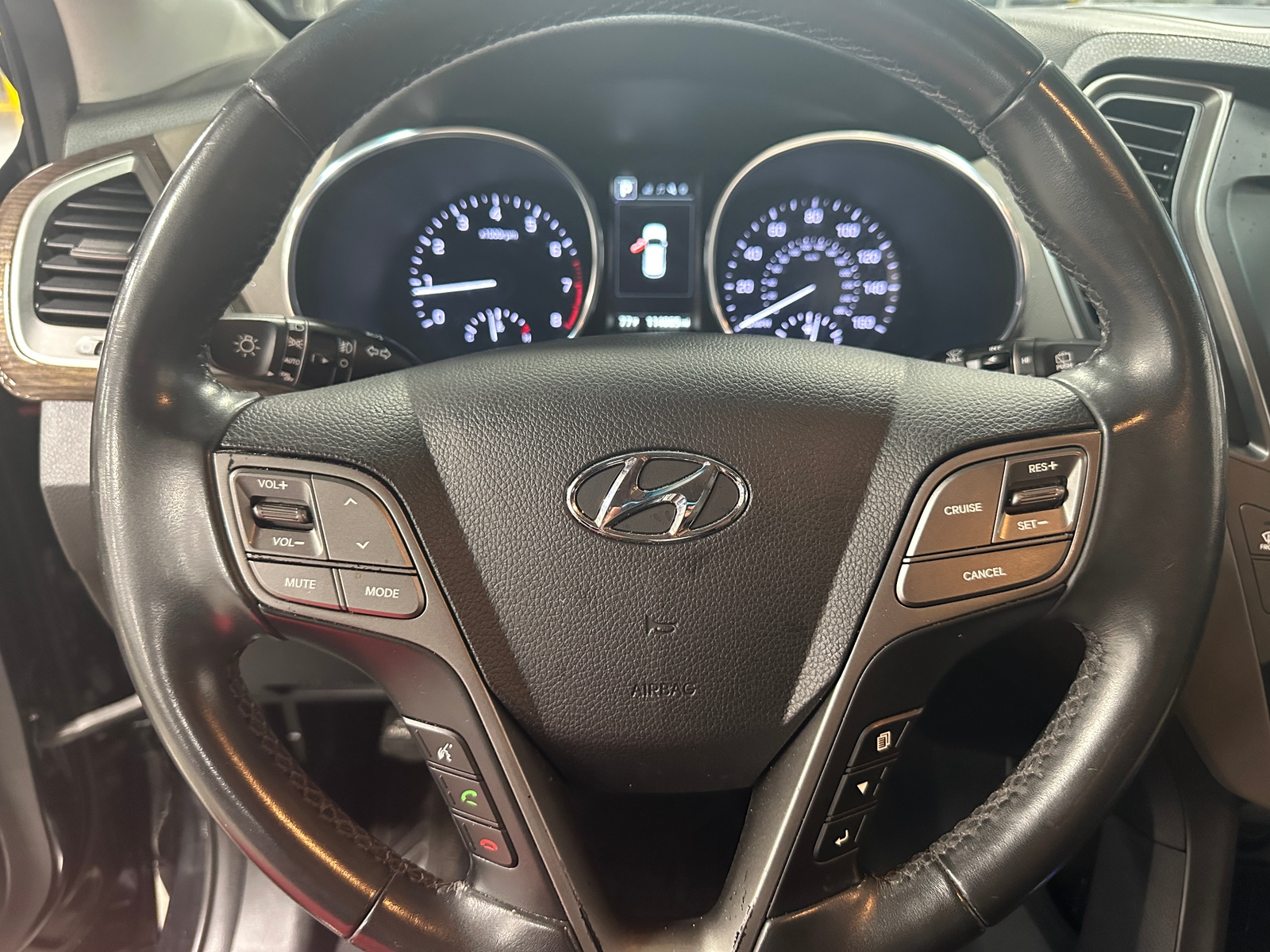 Thumbnail: 2017 Hyundai Santa Fe - 4