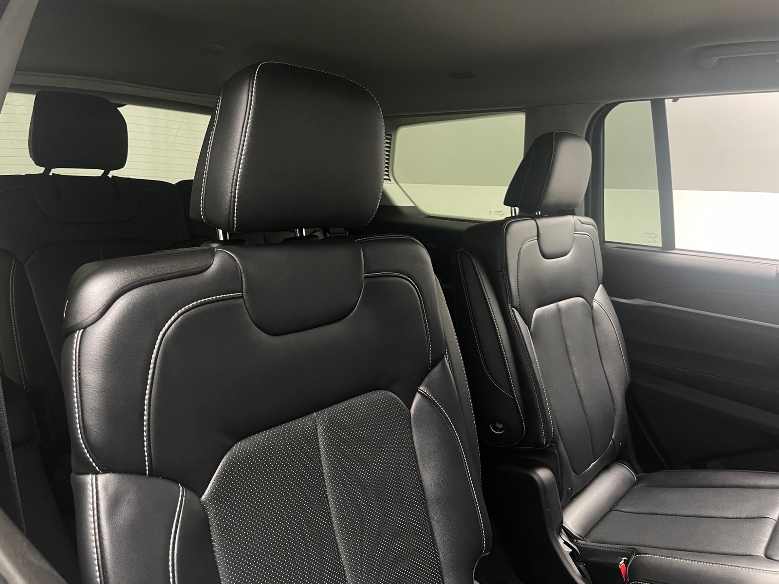 Thumbnail: 2022 Jeep Grand Cherokee L - 5