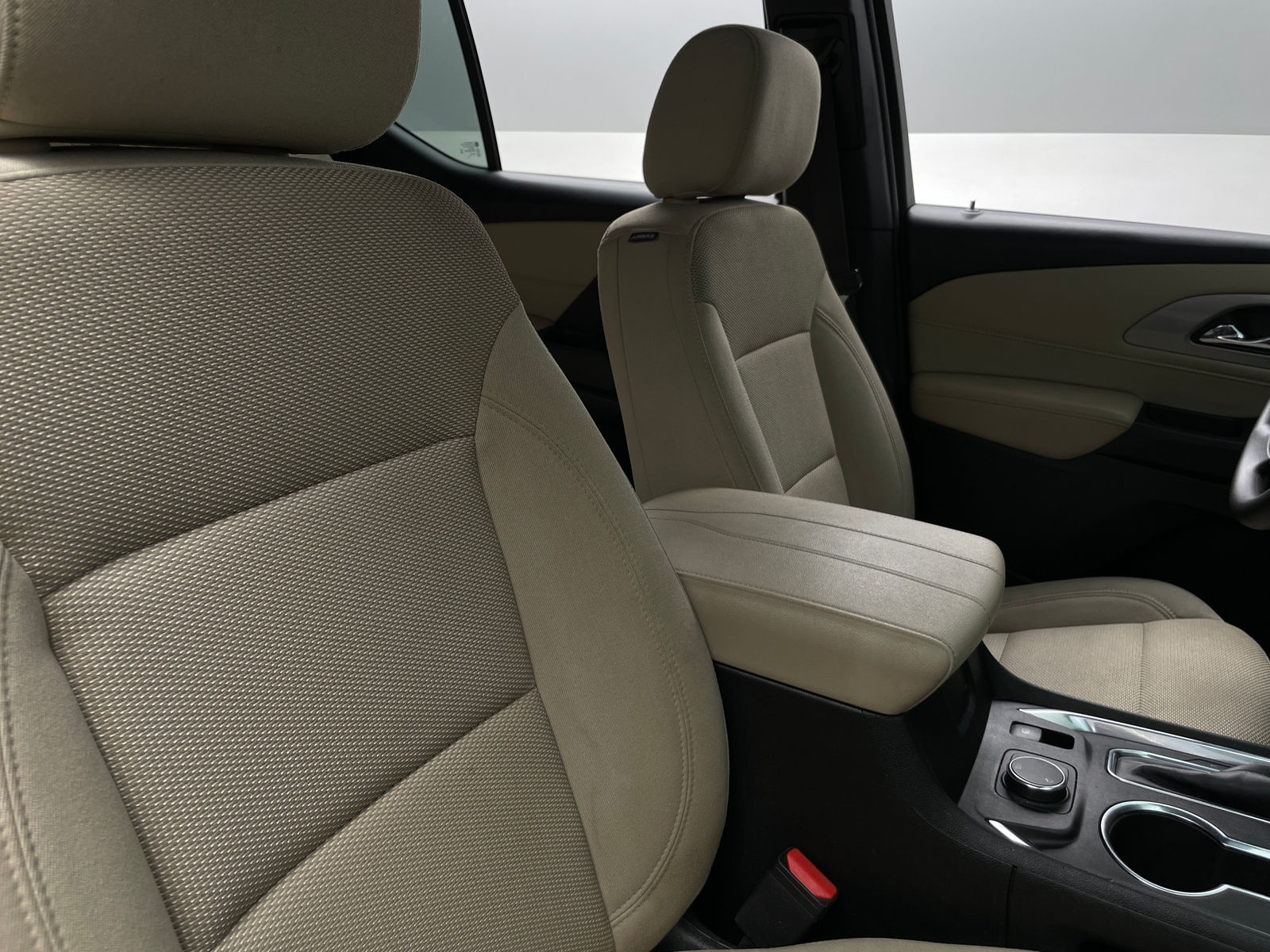 Thumbnail: 2022 Chevrolet Traverse - 2