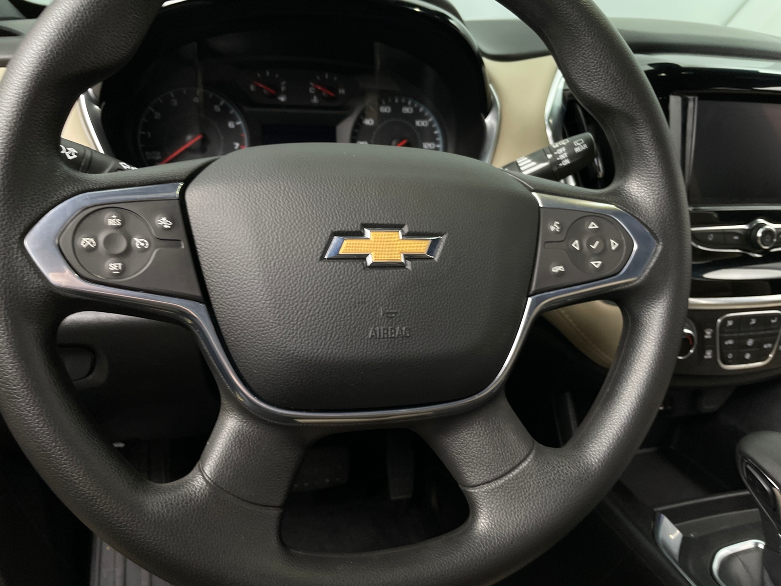 Thumbnail: 2022 Chevrolet Traverse - 5