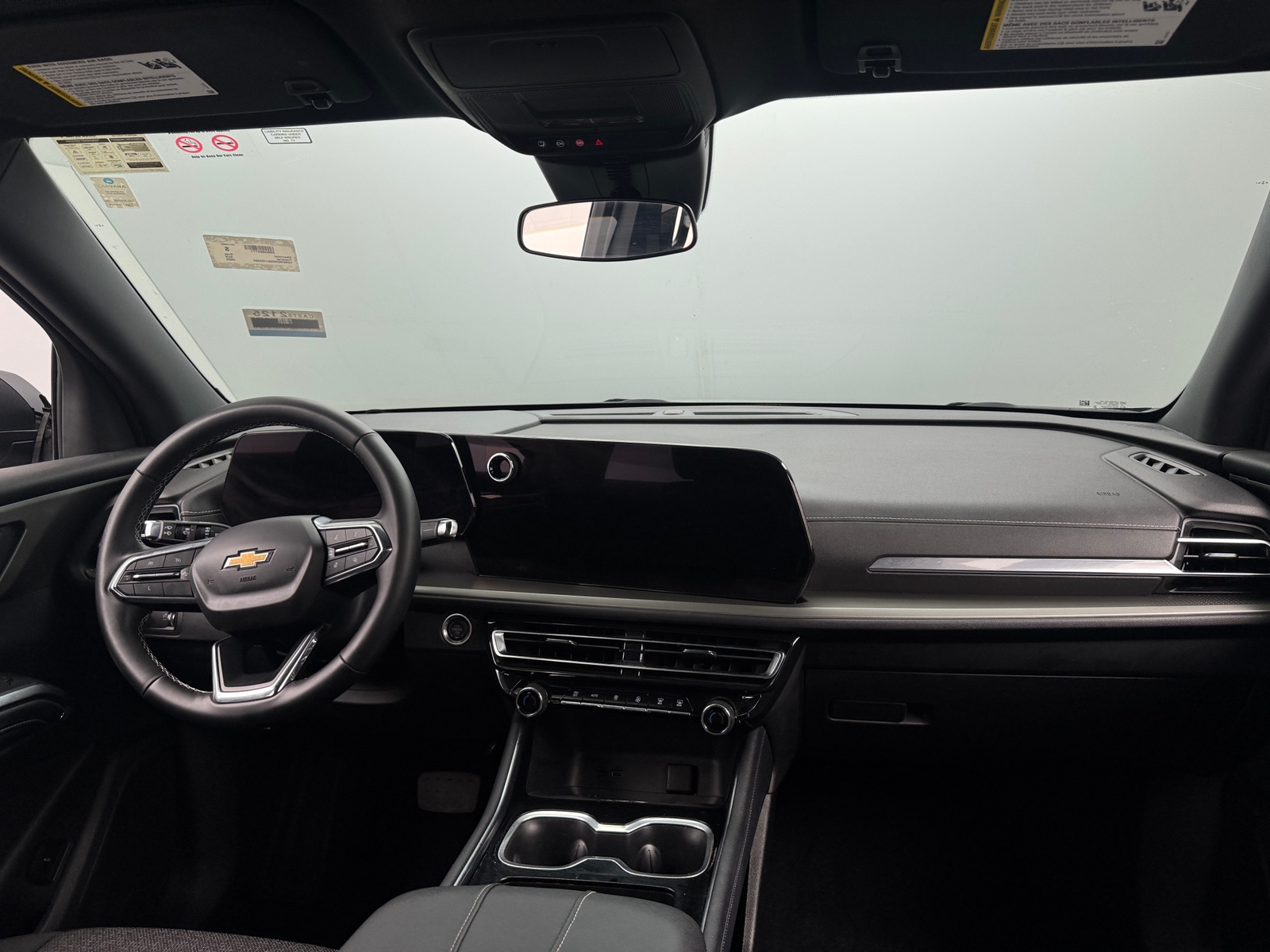 Thumbnail: 2025 Chevrolet Traverse - 3
