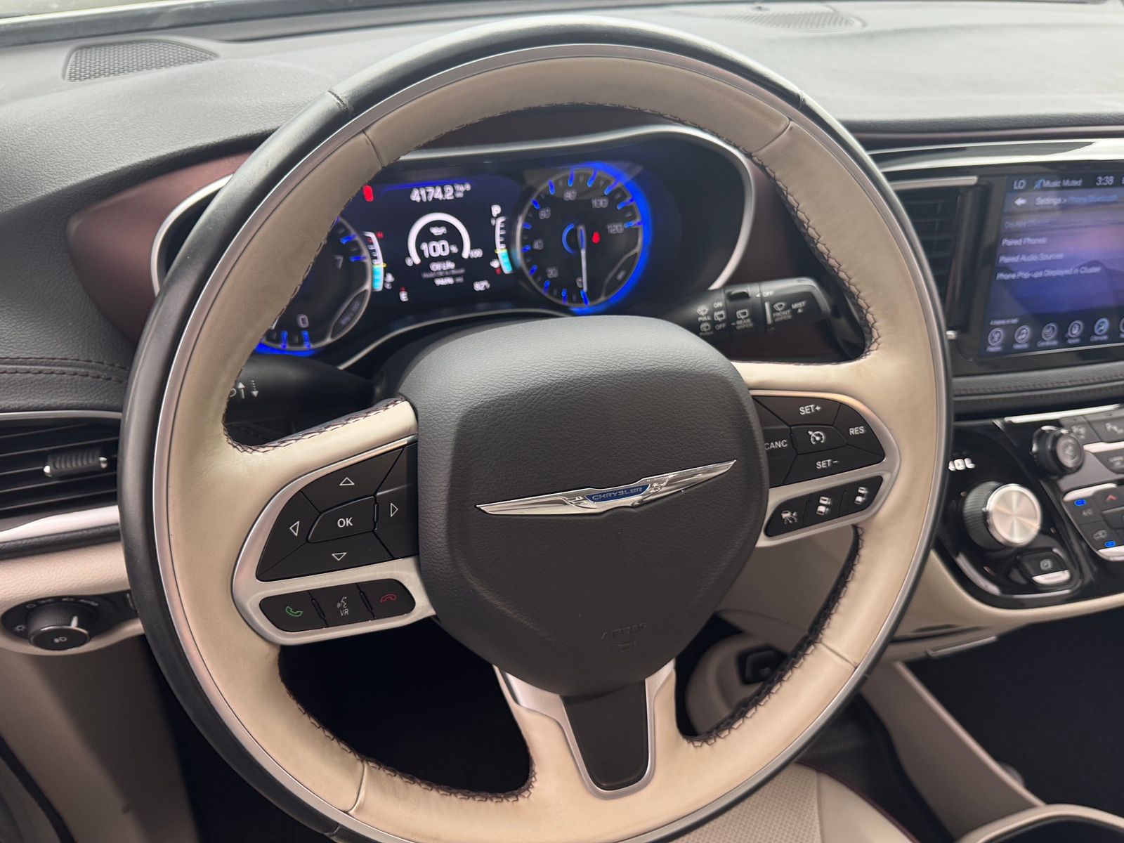 Thumbnail: 2017 Chrysler Pacifica - 4