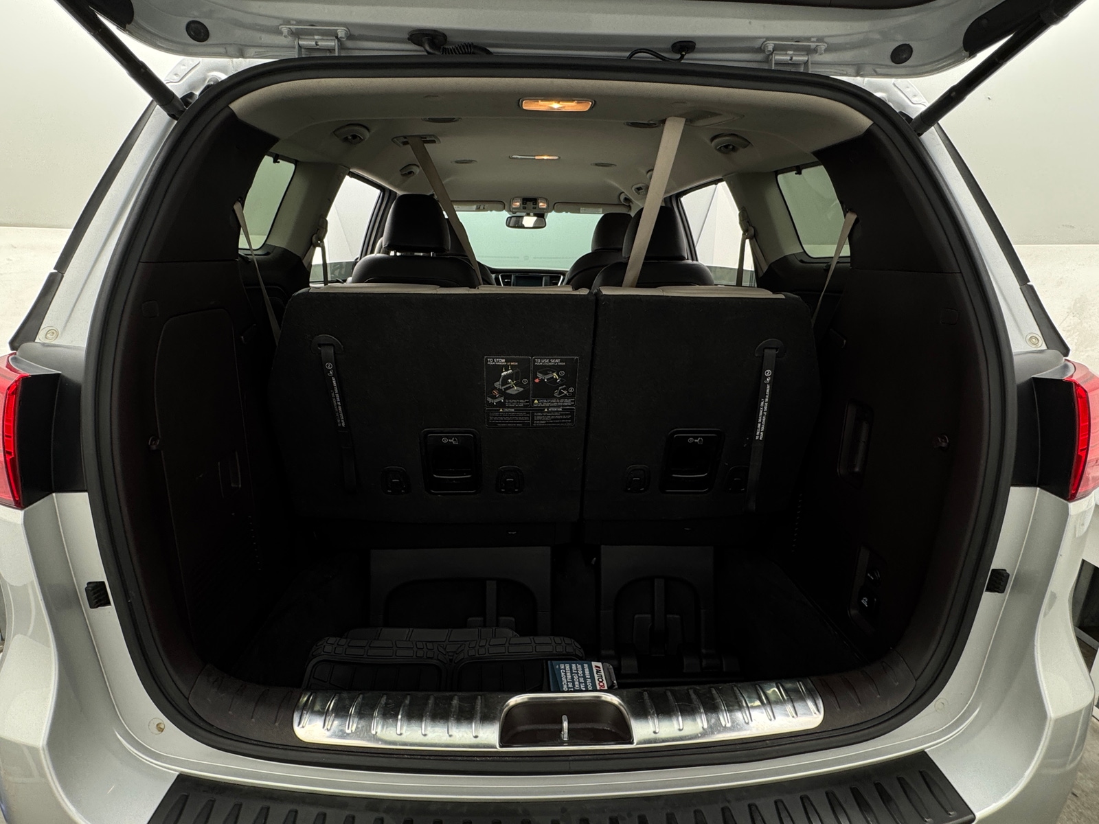 Thumbnail: 2018 Kia Sedona - 6