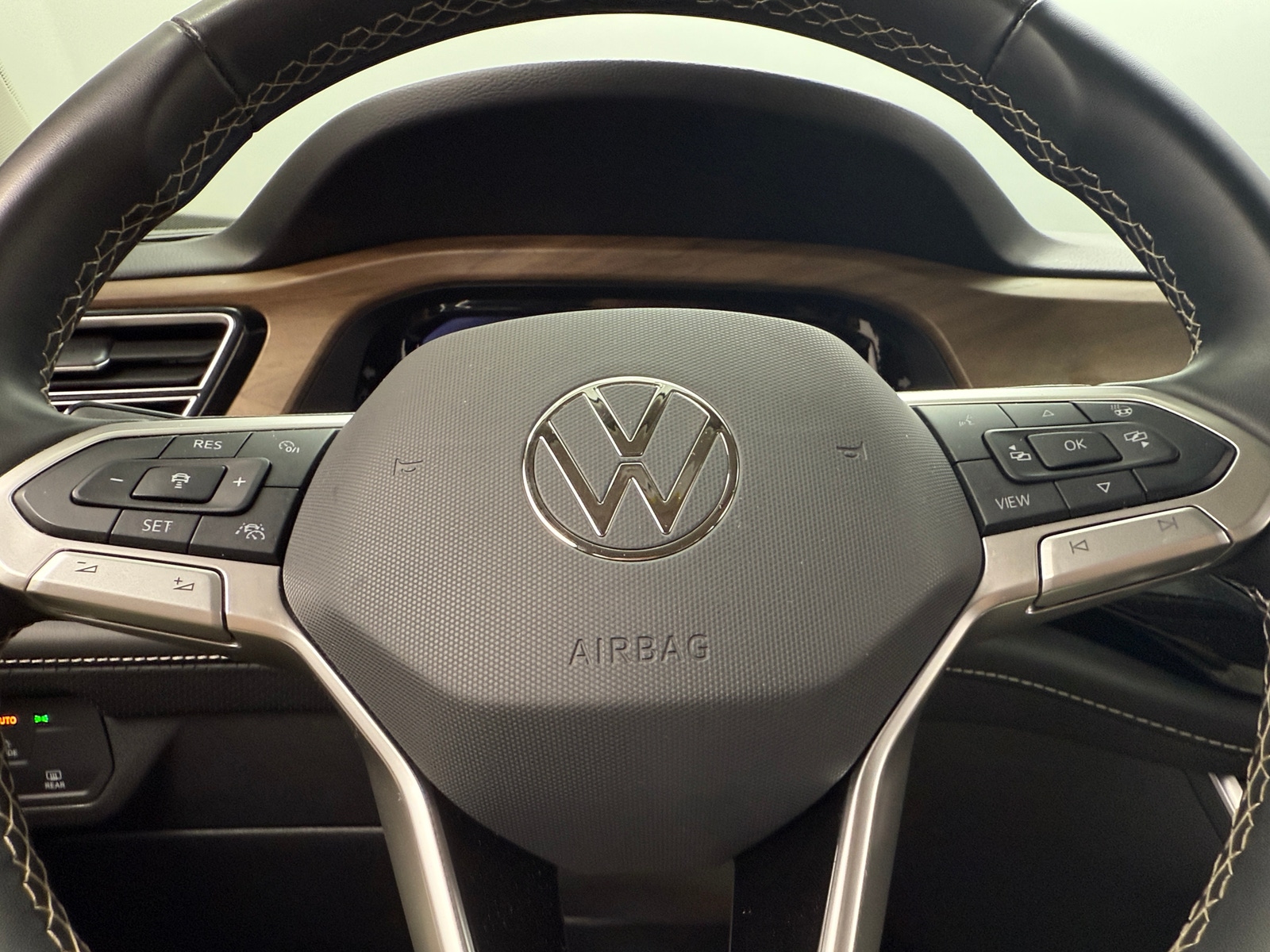 Thumbnail: 2024 Volkswagen Atlas - 4