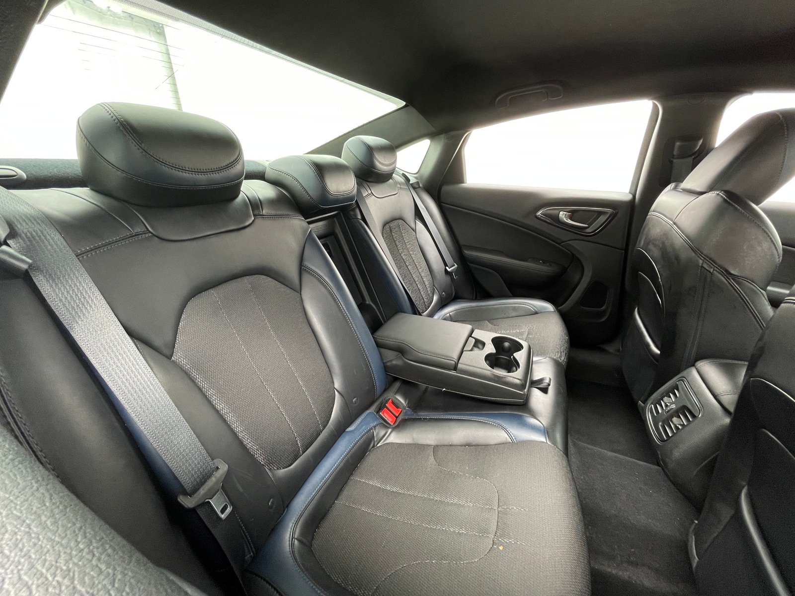 Thumbnail: 2016 Chrysler 200 - 6