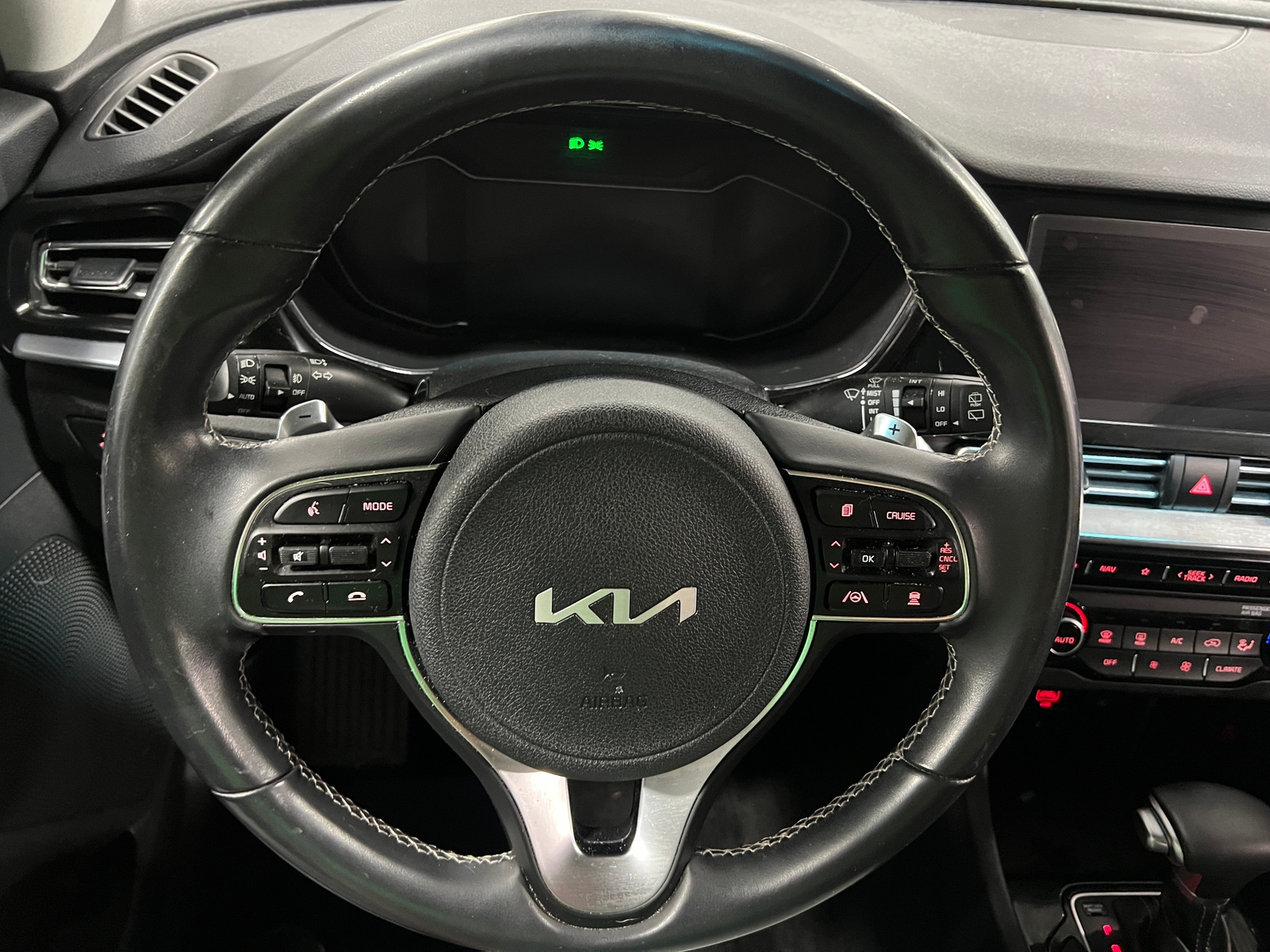Thumbnail: 2022 Kia Niro - 4