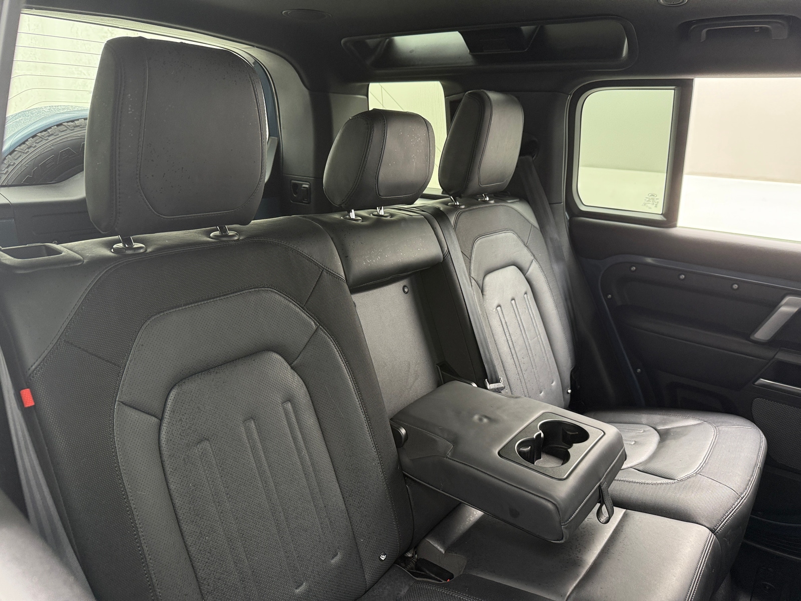 Thumbnail: 2022 Land Rover Defender - 5