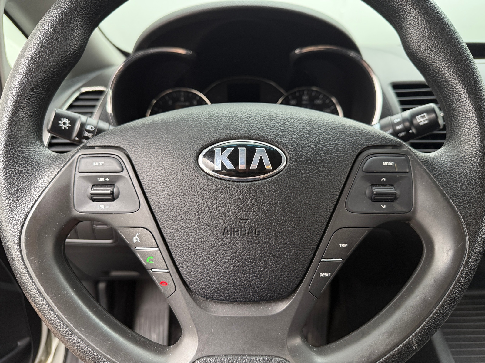 Thumbnail: 2017 Kia Forte - 5