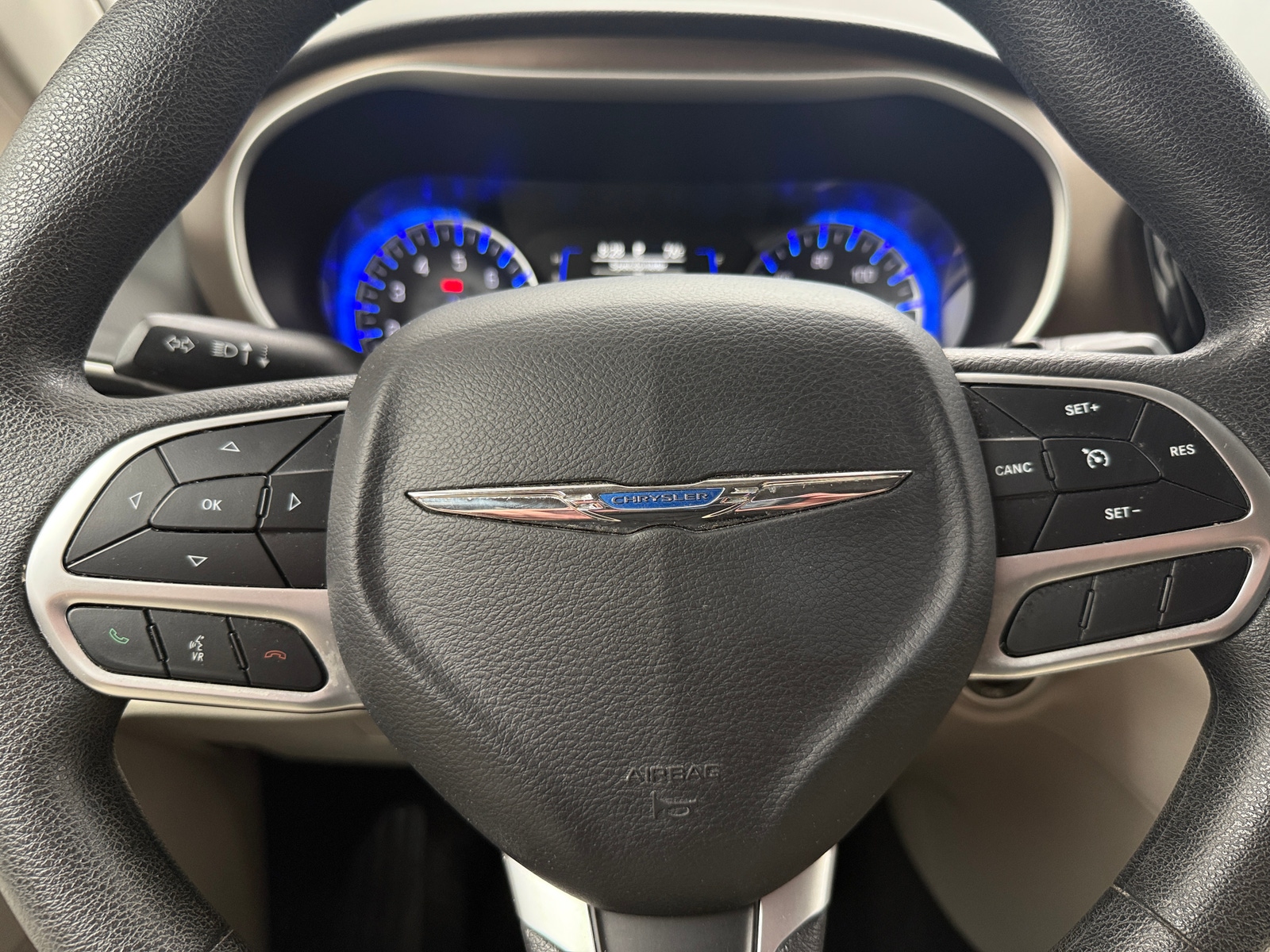 Thumbnail: 2018 Chrysler Pacifica - 5