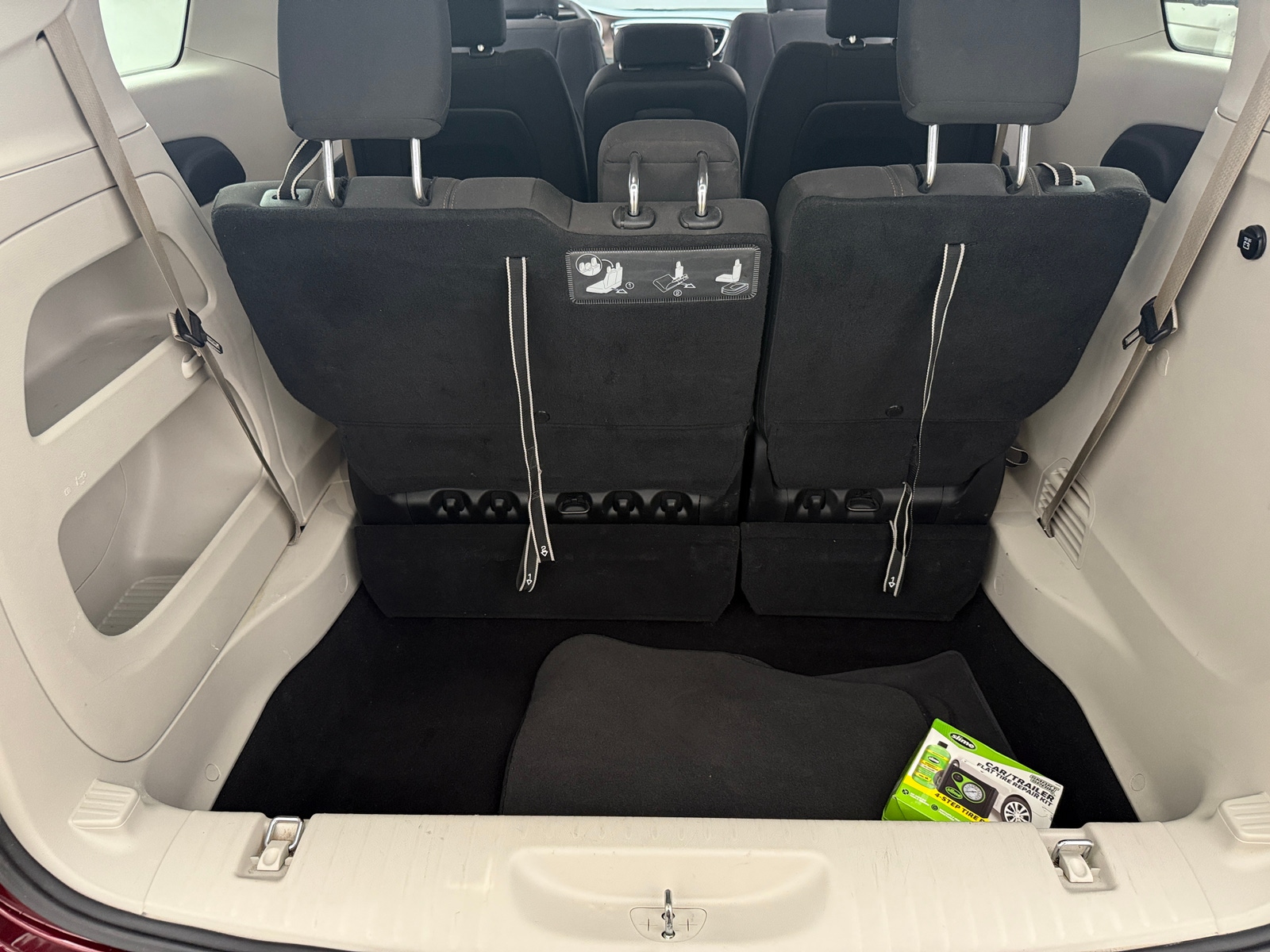 Thumbnail: 2018 Chrysler Pacifica - 7