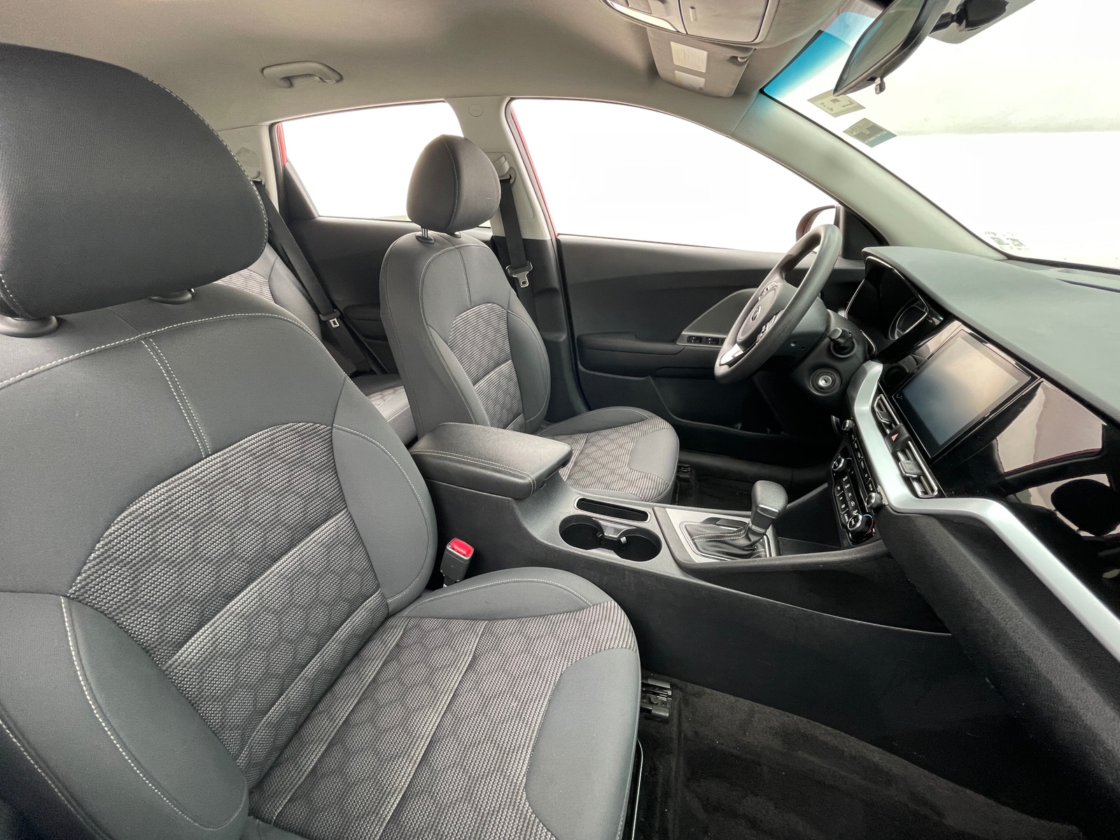 Thumbnail: 2020 Kia Niro - 2