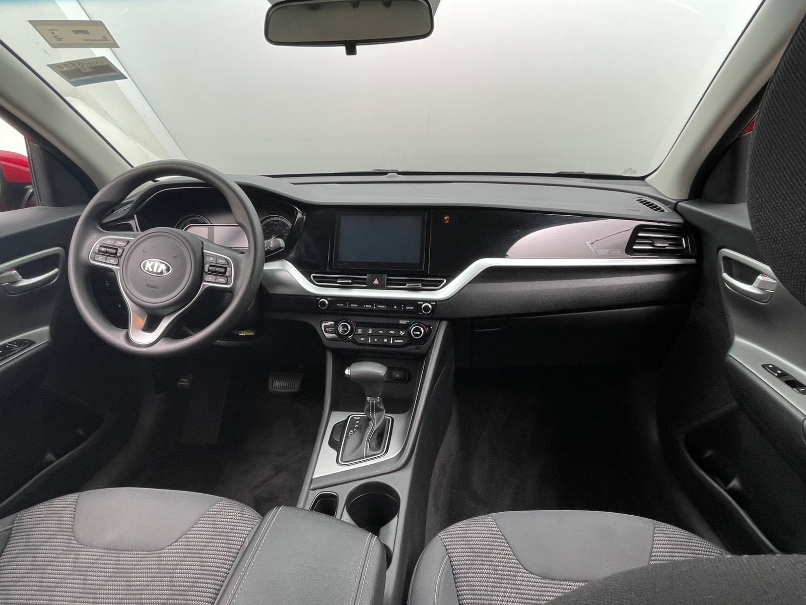 Thumbnail: 2020 Kia Niro - 3
