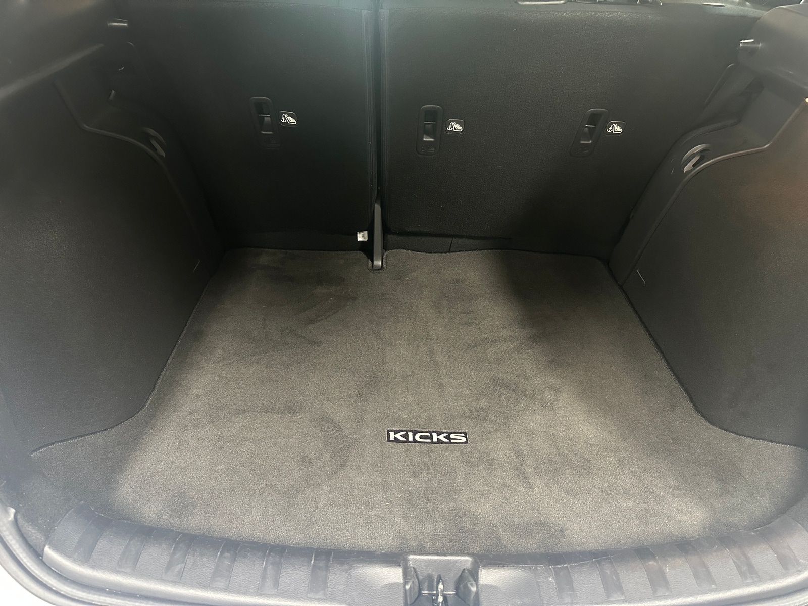 Thumbnail: 2024 Nissan Kicks - 7