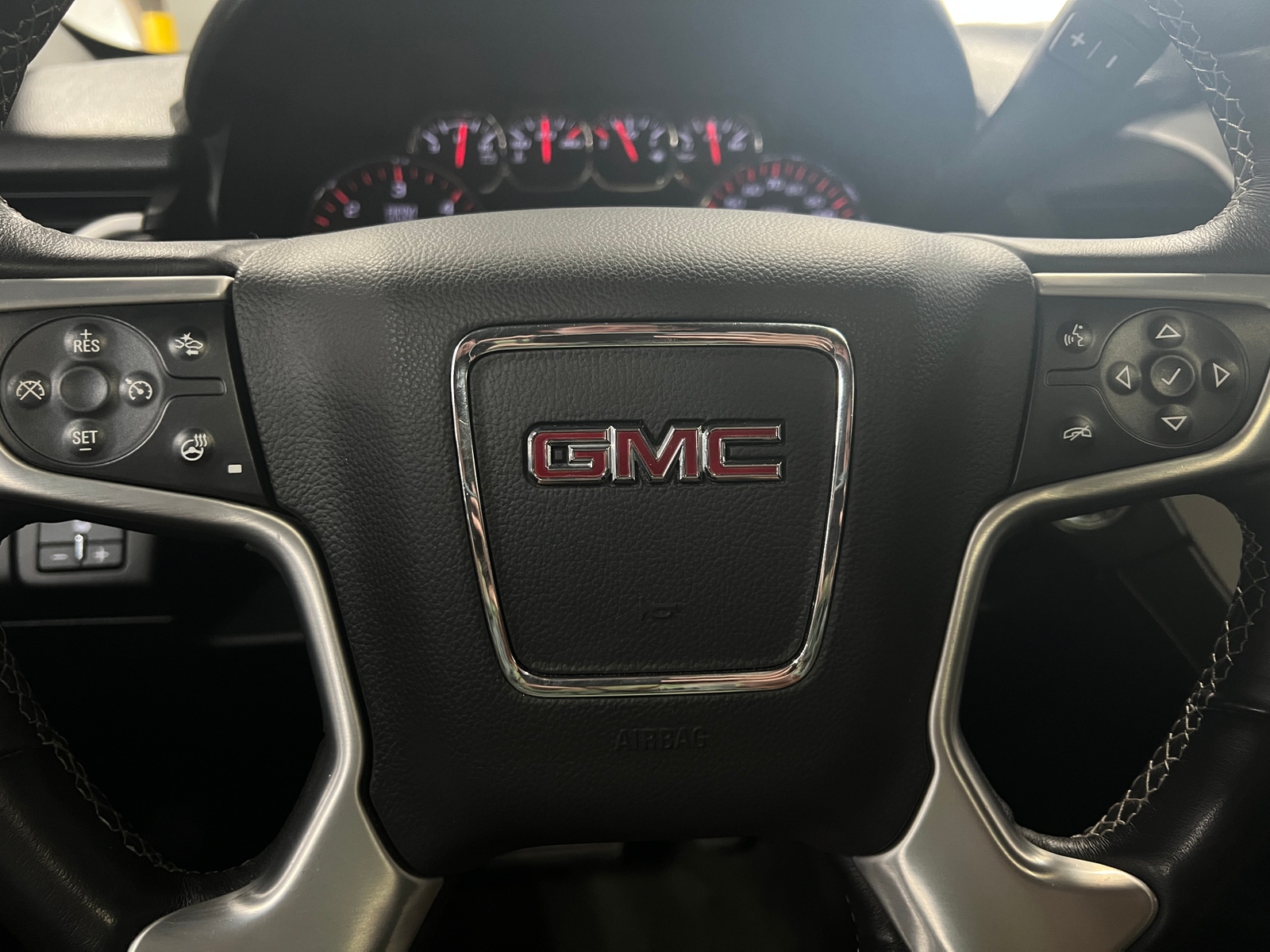 Thumbnail: 2015 GMC Yukon XL - 4