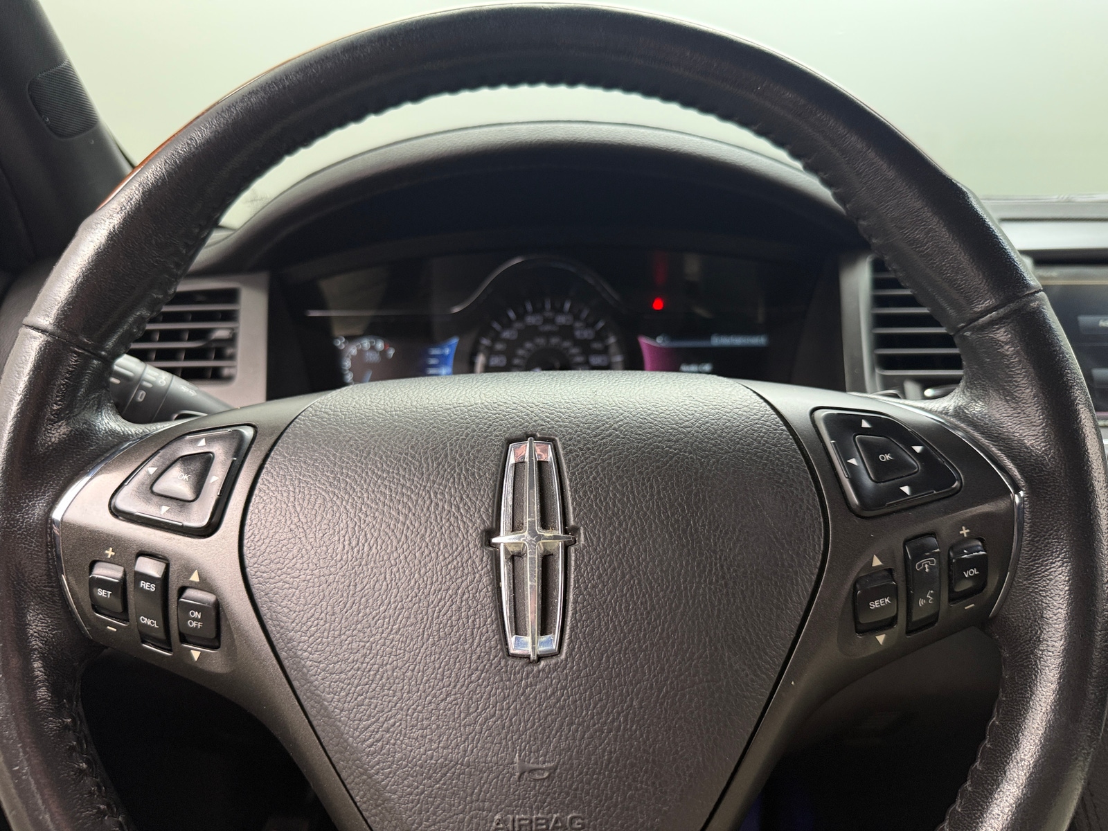 Thumbnail: 2014 Lincoln MKS - 4