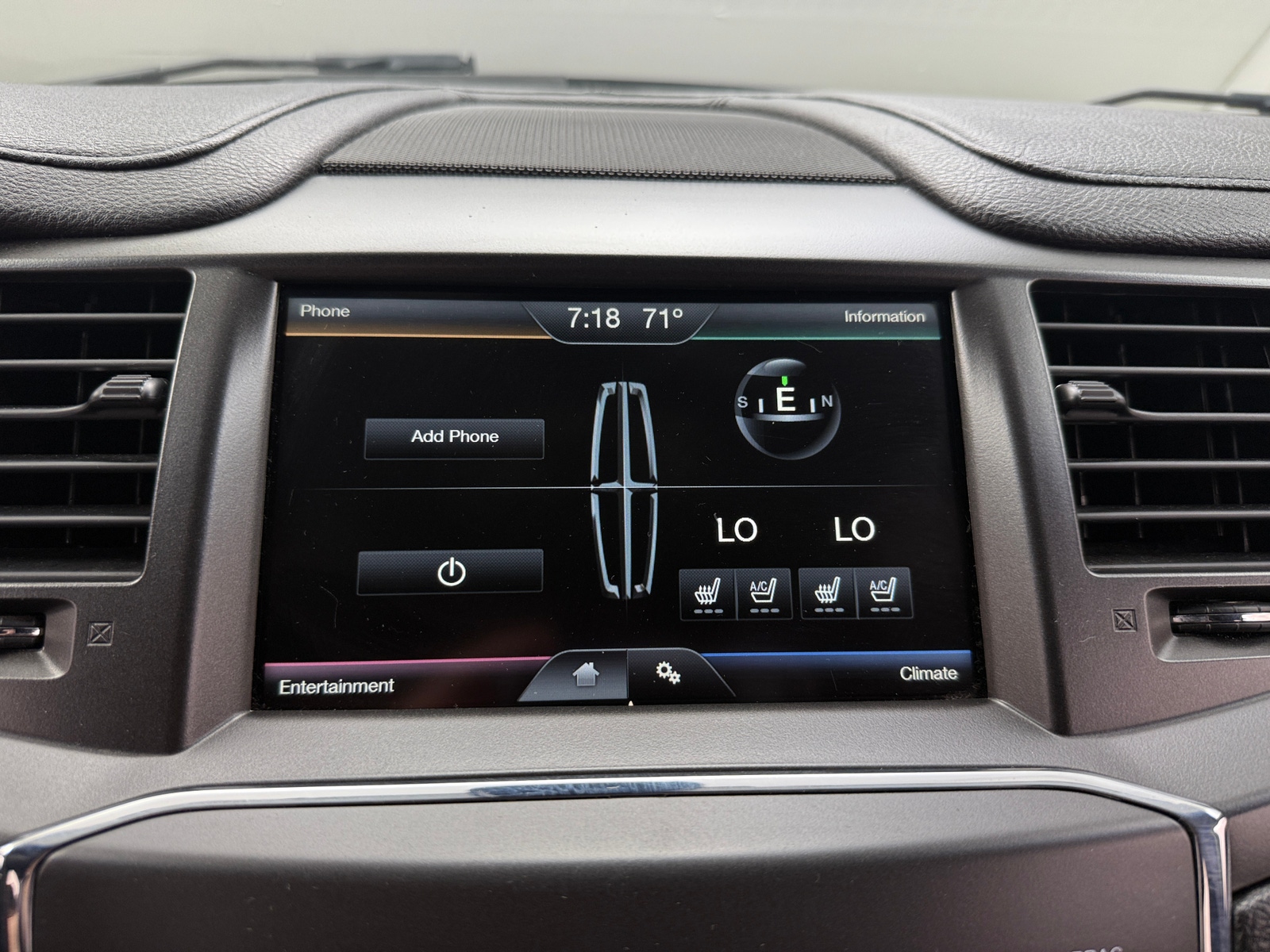 Thumbnail: 2014 Lincoln MKS - 3